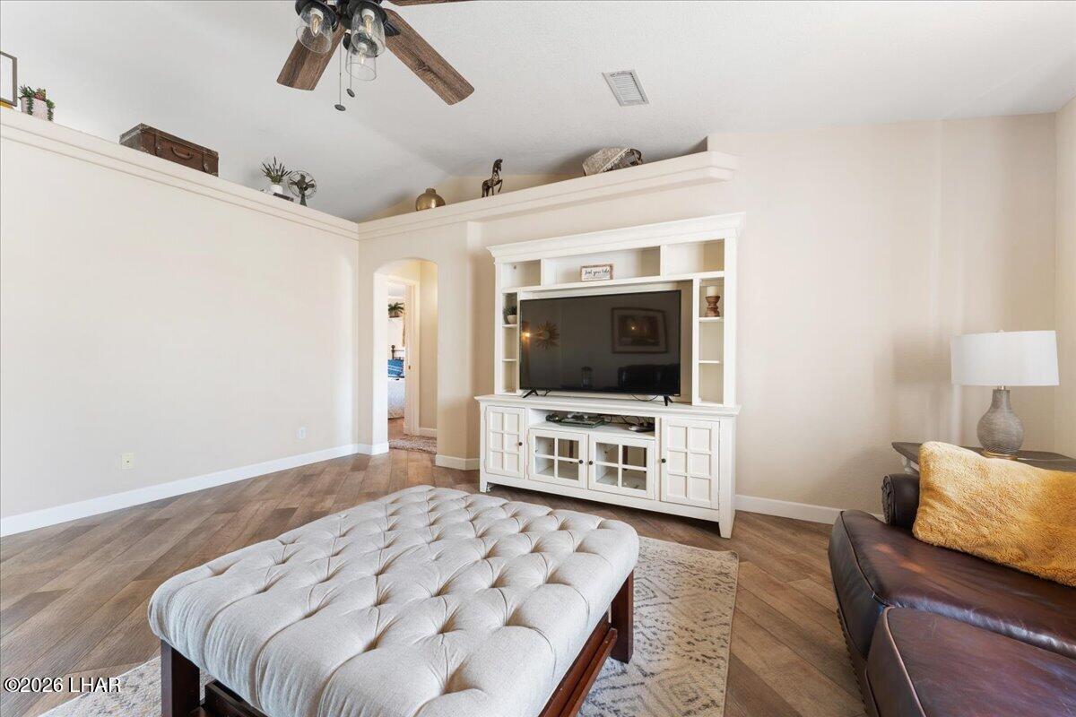 3795 Buena Vista Plz Property Photo 9