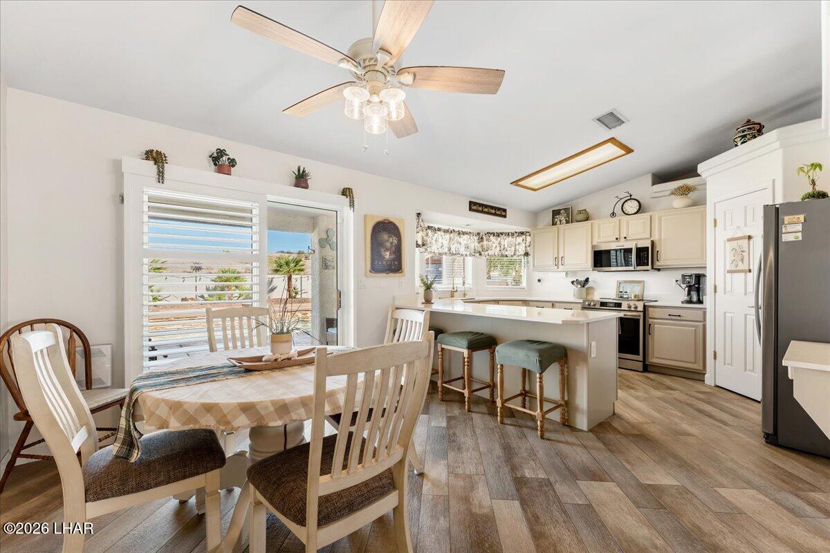 3795 Buena Vista Plz Property Photo 11