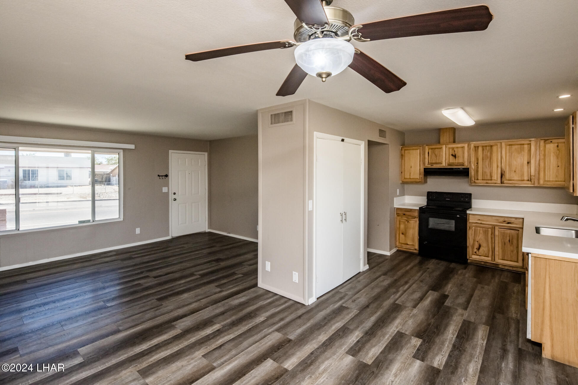 2385 Havasupai Blvd Property Photo 14