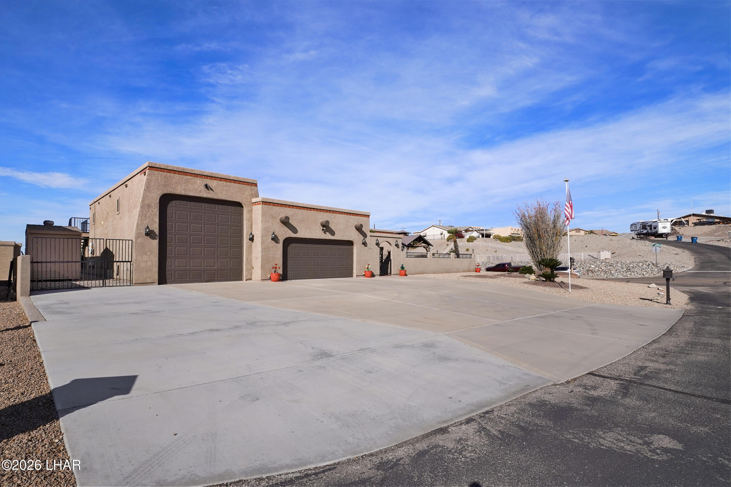 3446 S Amberwood Bay Property Photo 4