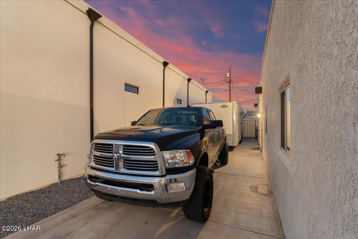 3530 Mockingbird Dr Property Photo 4