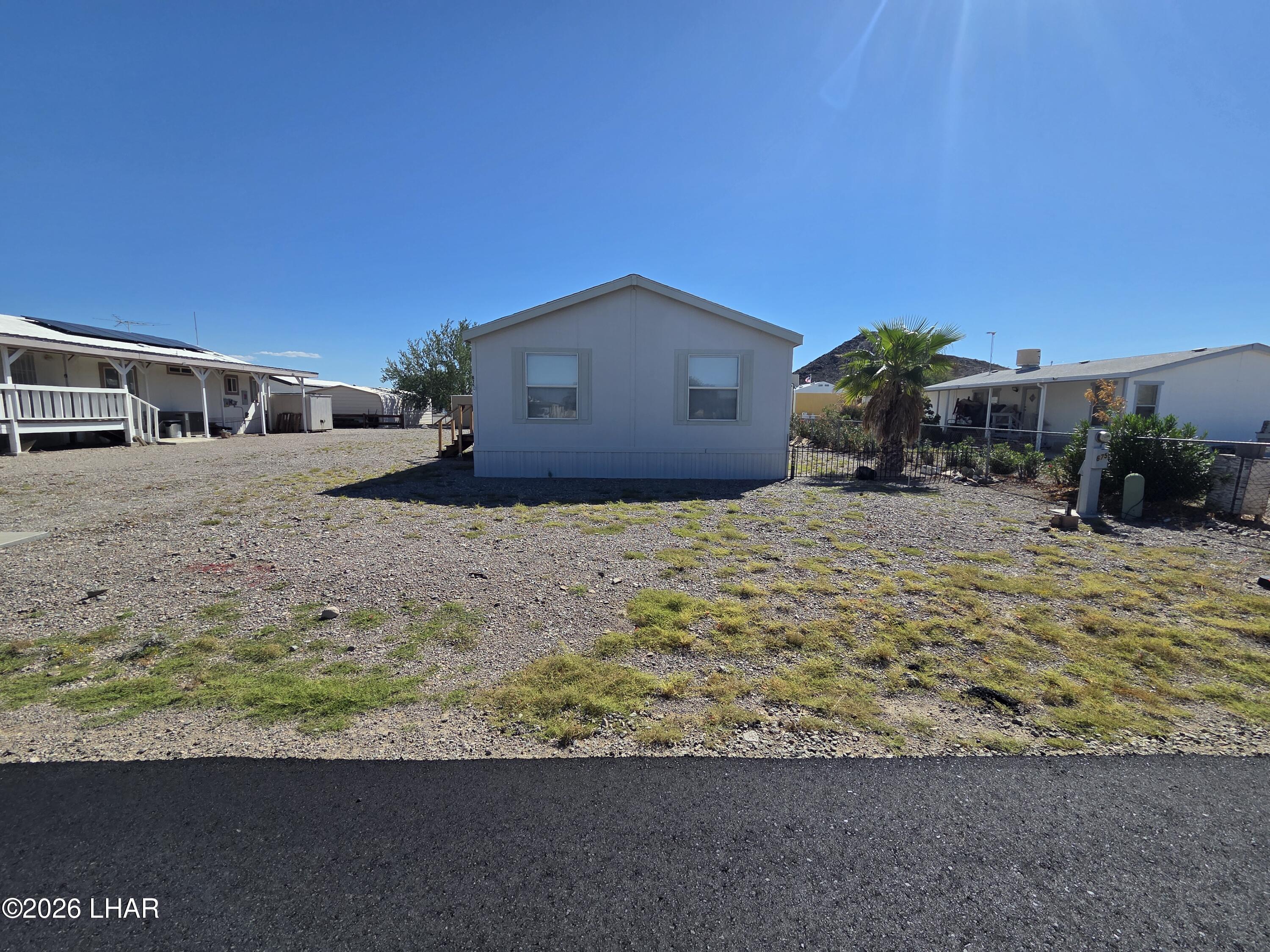 675 W Falcon Dr Property Photo 1