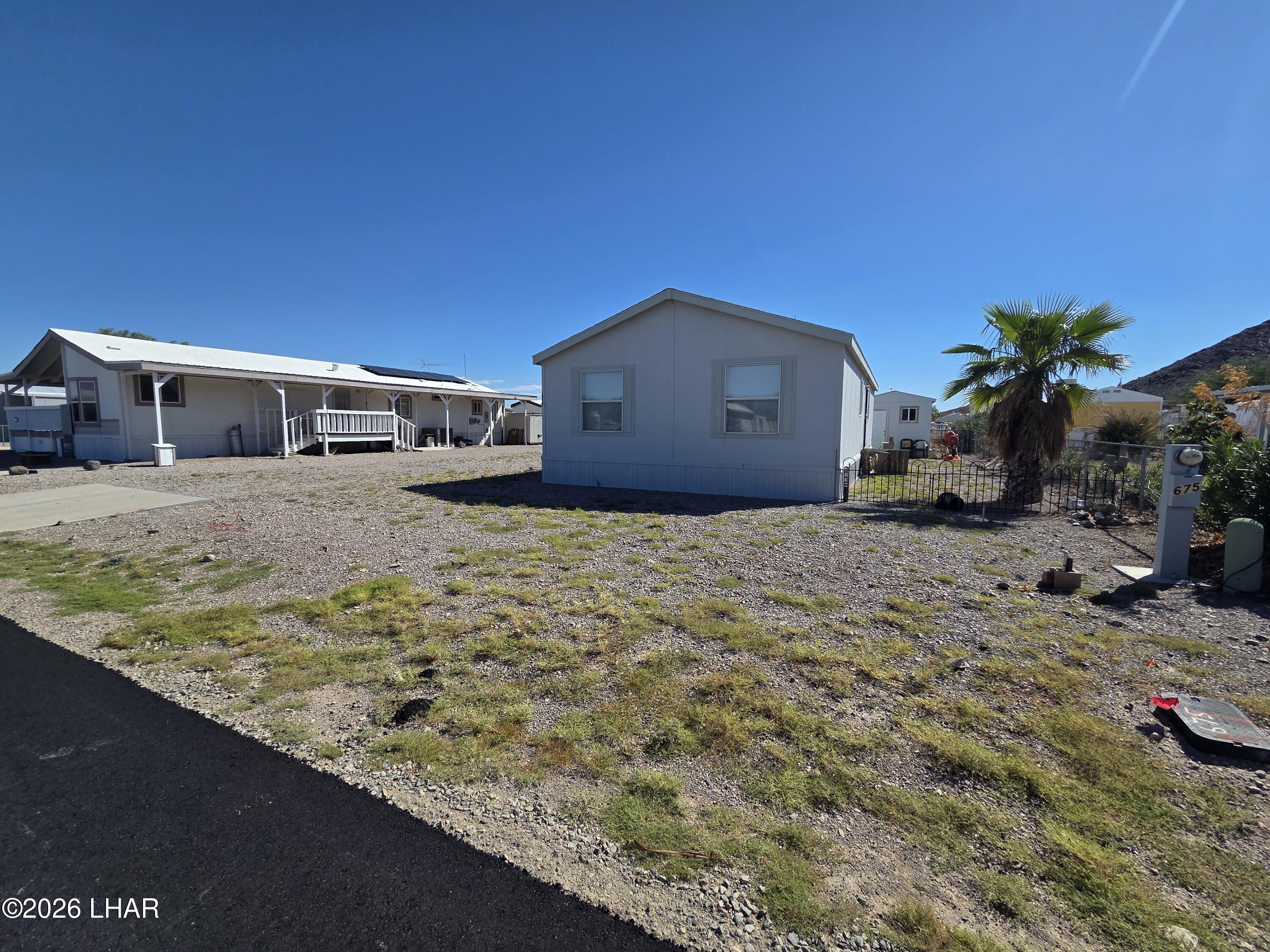 675 W Falcon Dr Property Photo 3
