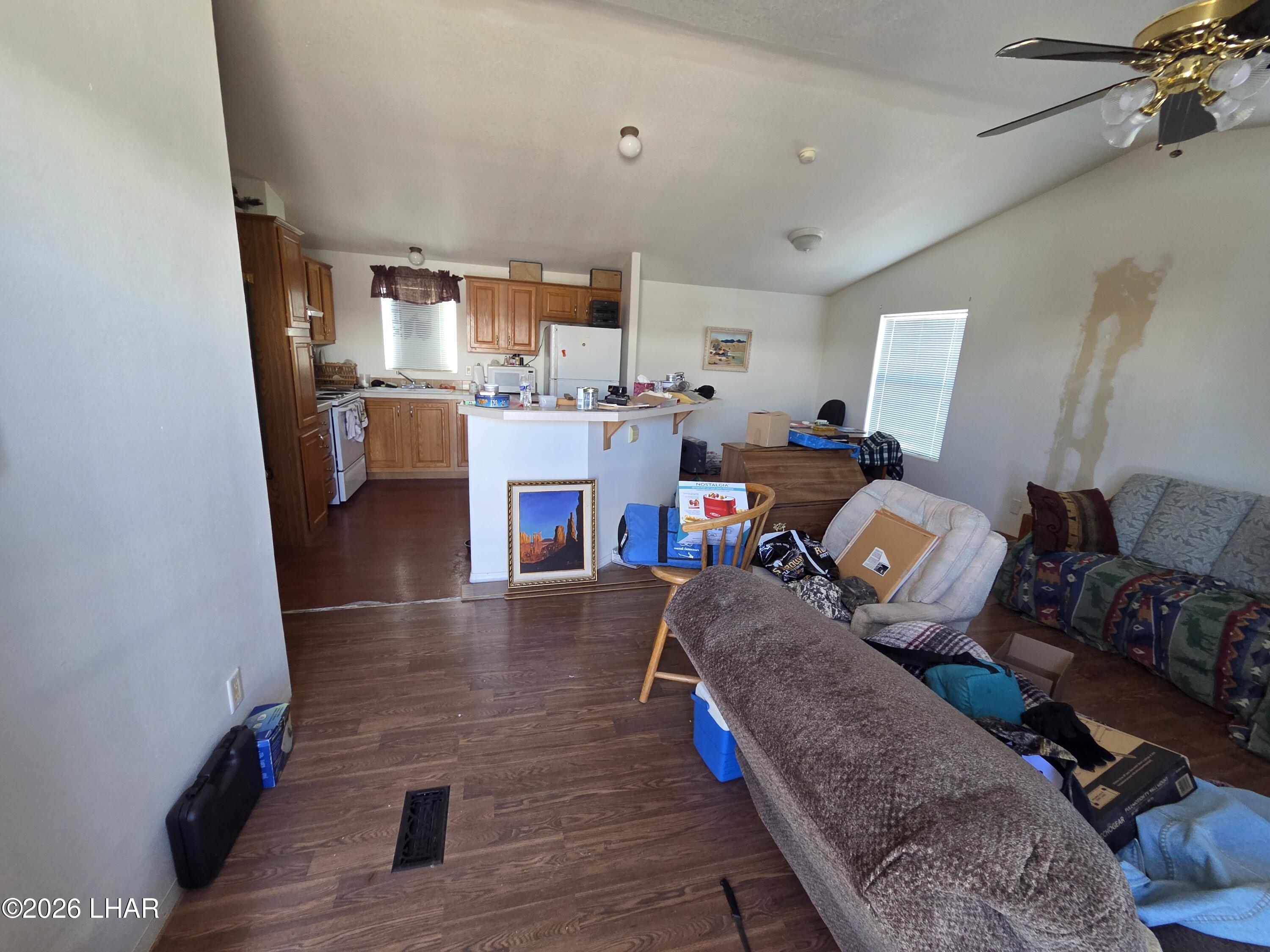 675 W Falcon Dr Property Photo 6