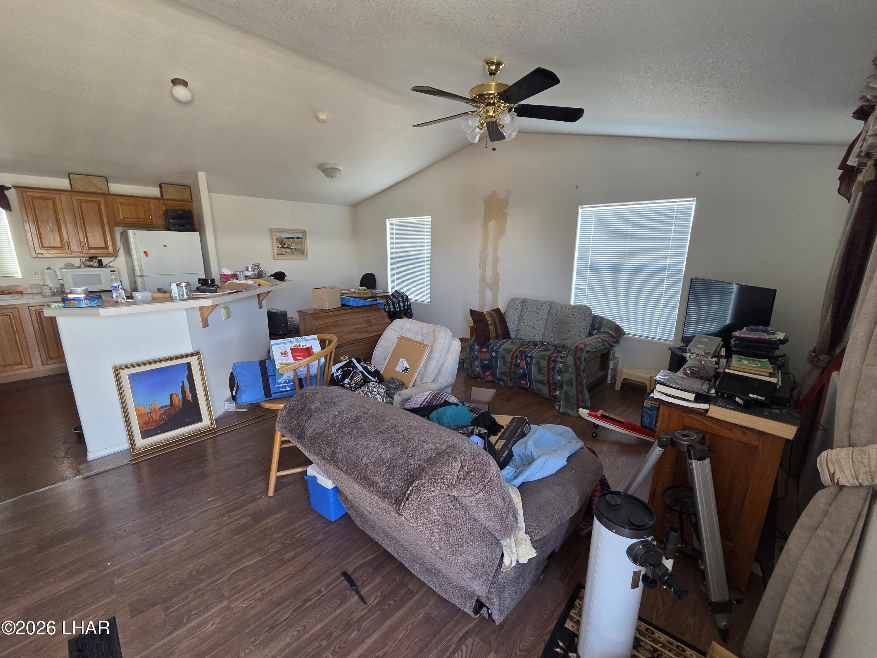 675 W Falcon Dr Property Photo 7