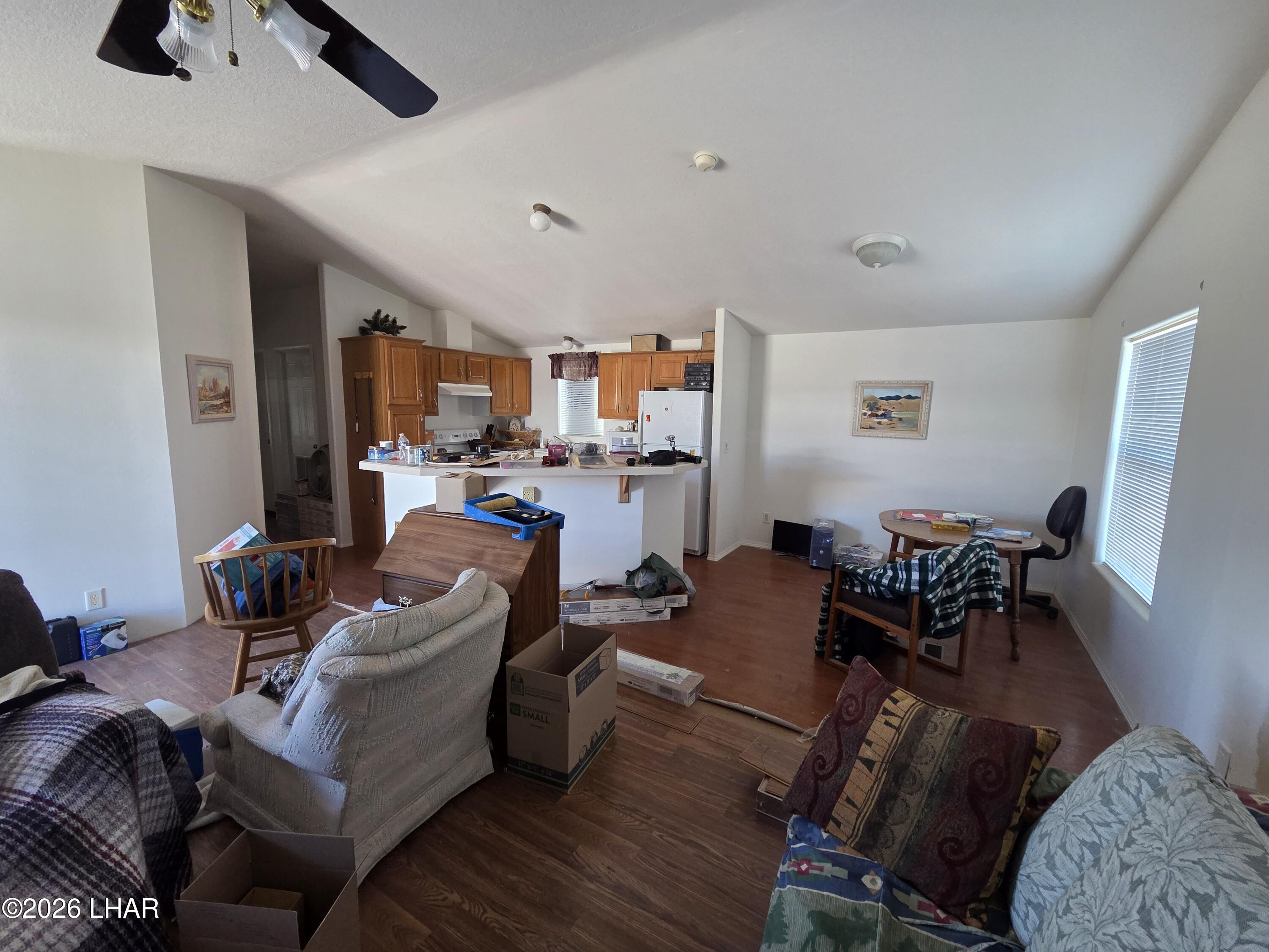 675 W Falcon Dr Property Photo 8