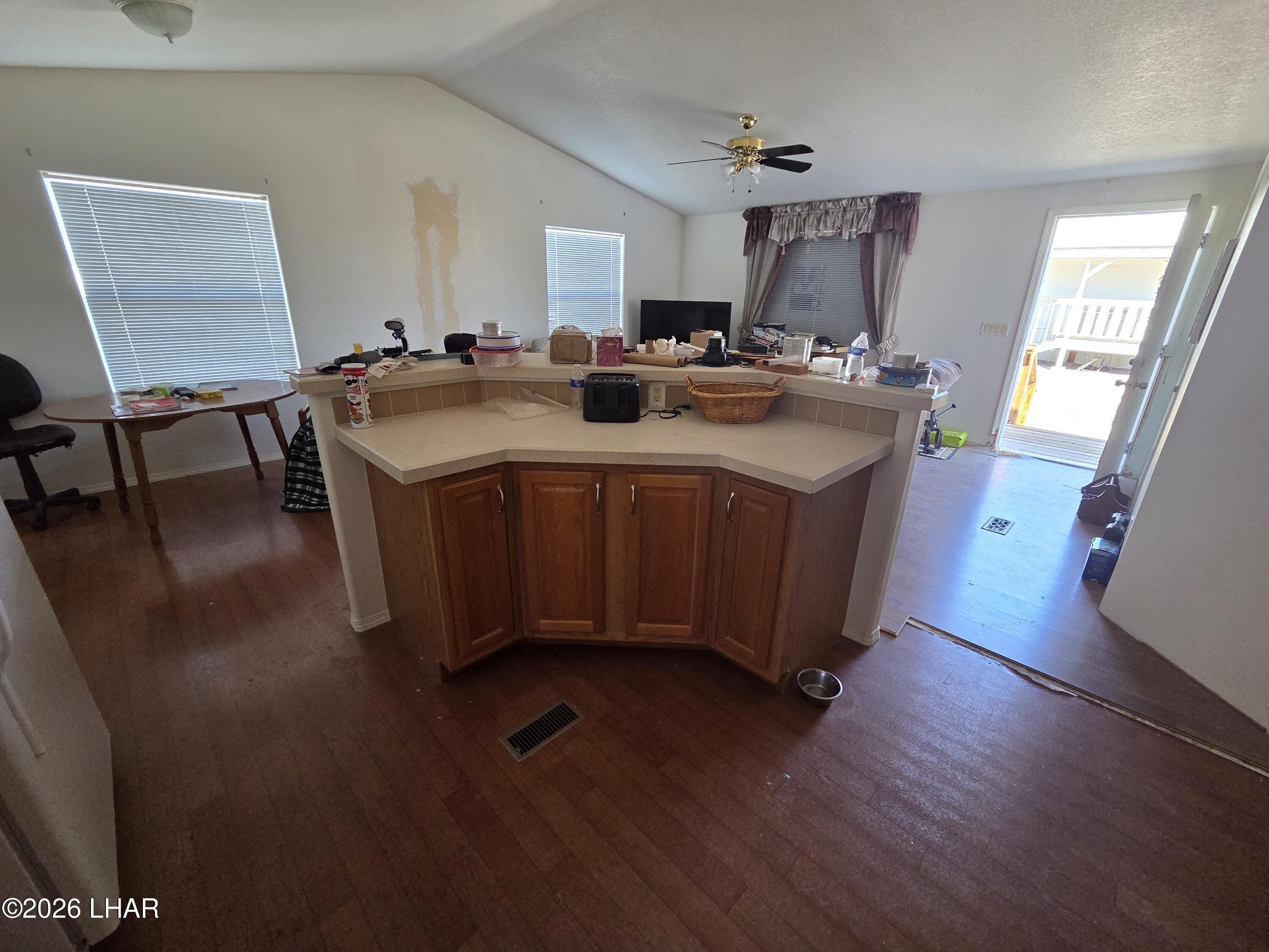 675 W Falcon Dr Property Photo 12