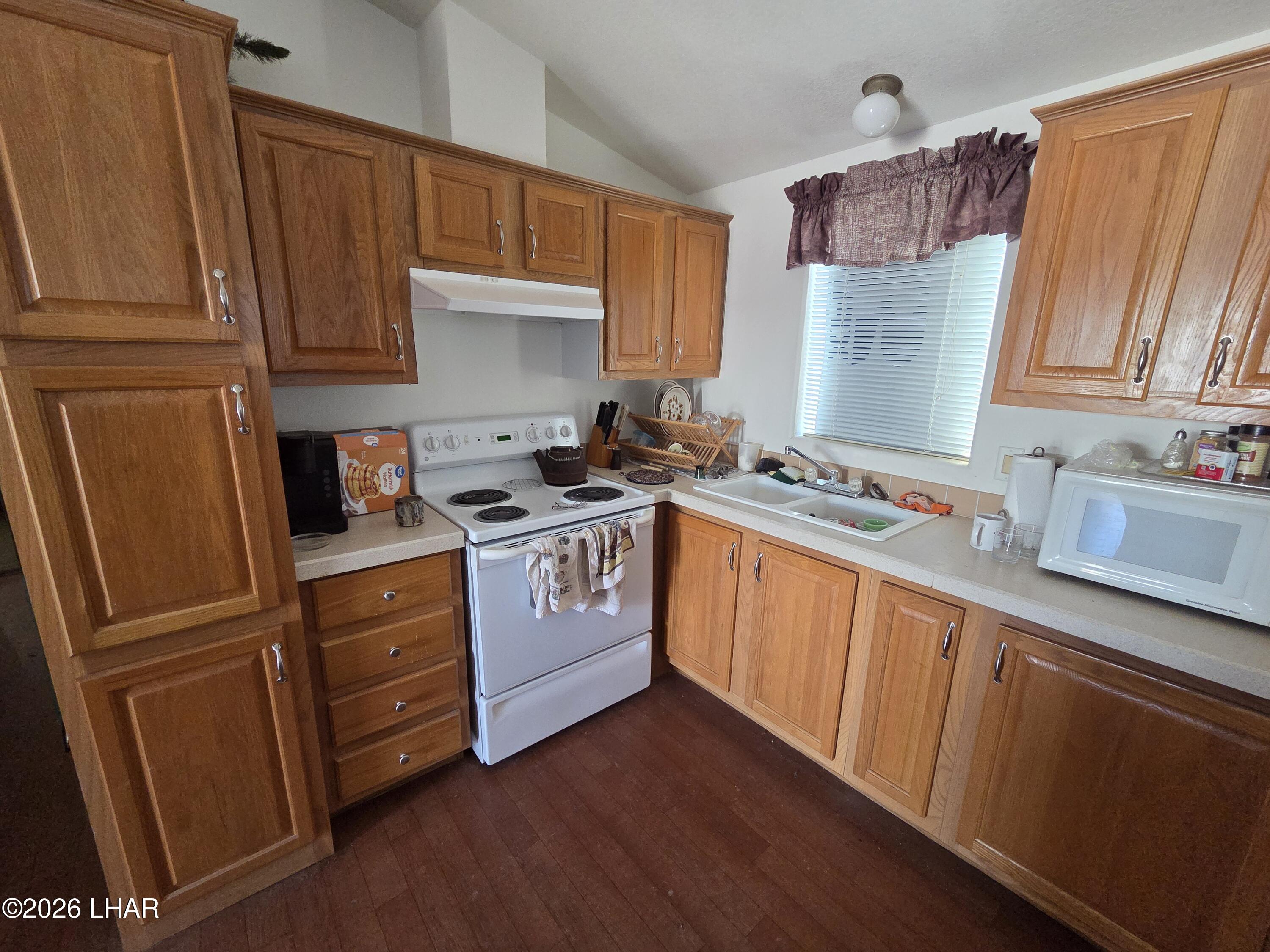 675 W Falcon Dr Property Photo 13