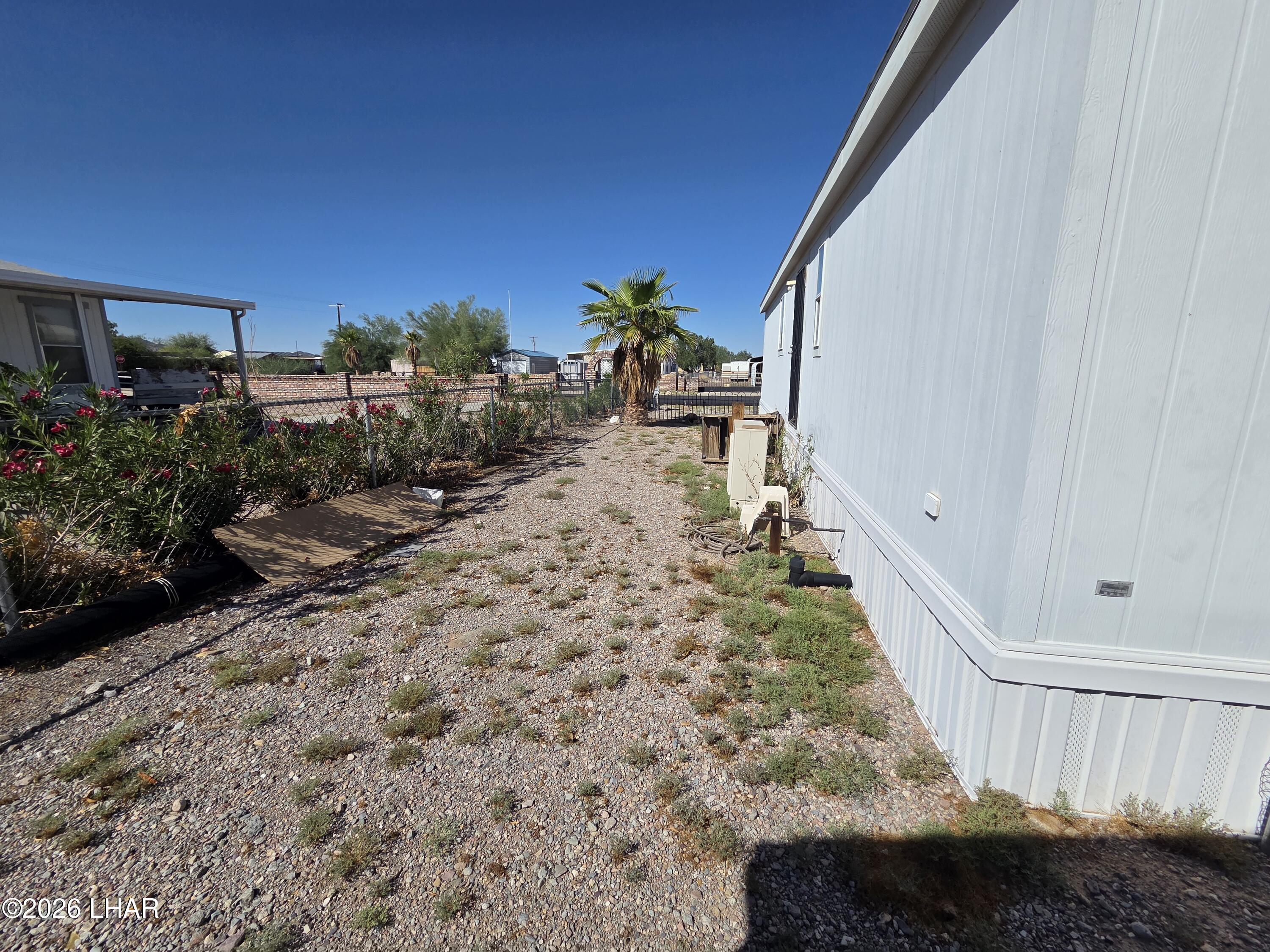 675 W Falcon Dr Property Photo 24