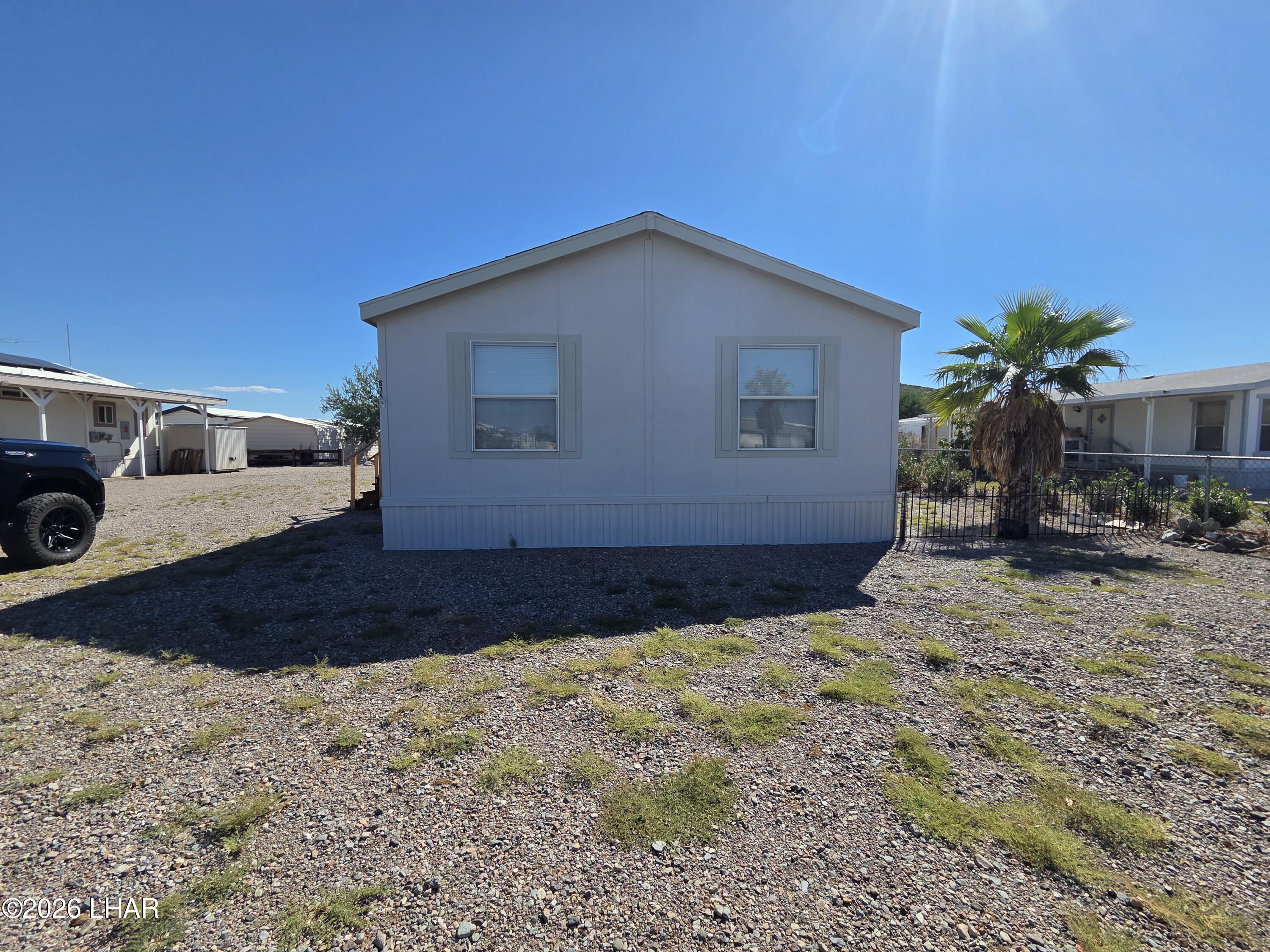 675 W Falcon Dr Property Photo 30