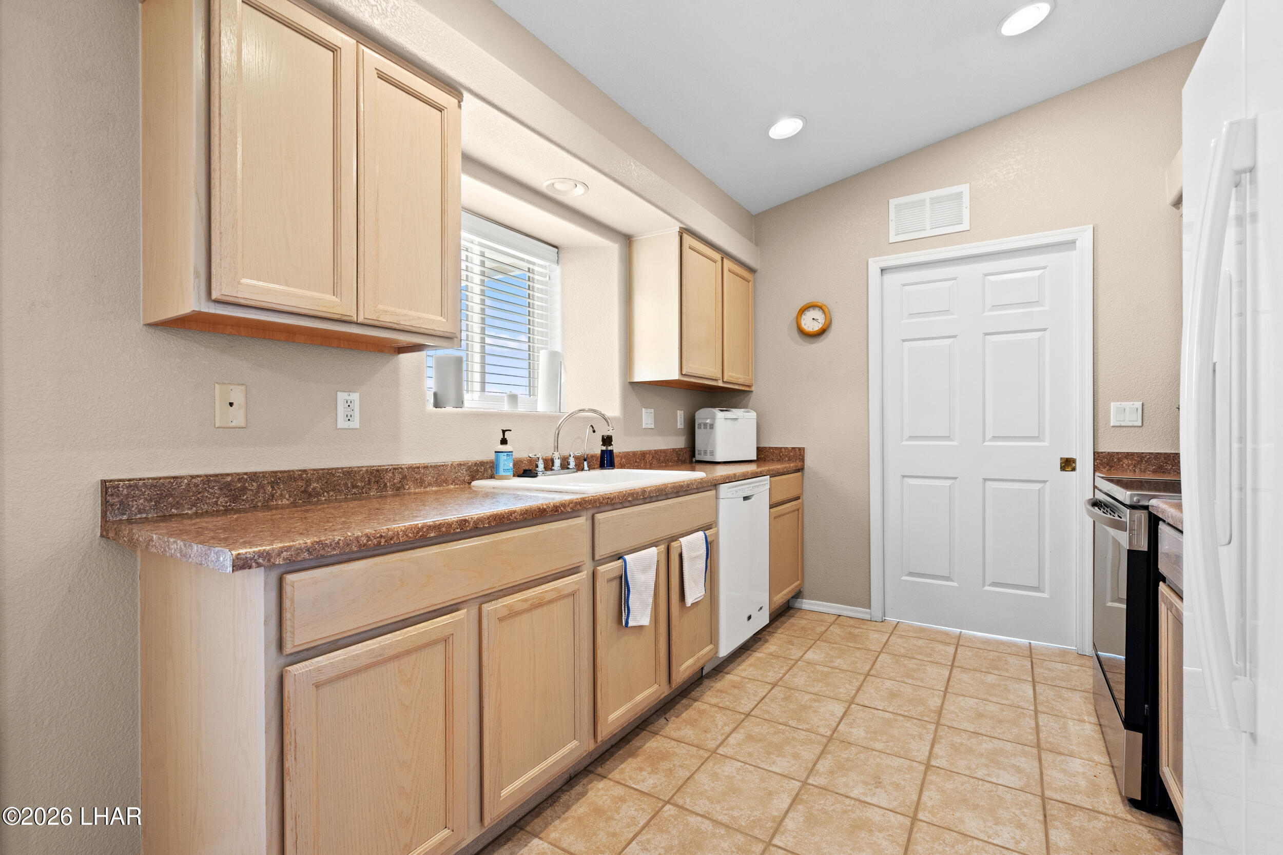2440 Seabring Dr Property Photo 11