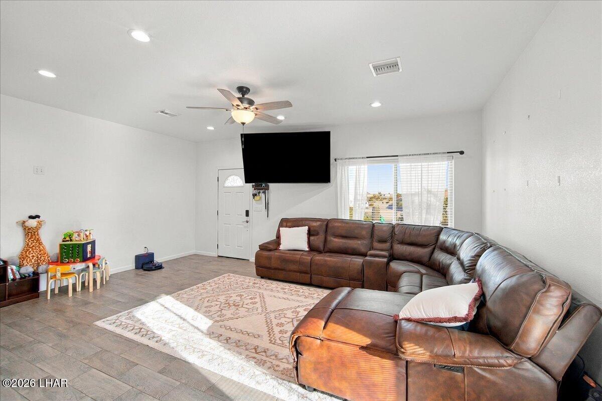 1946 E Corry Ln Property Photo 6