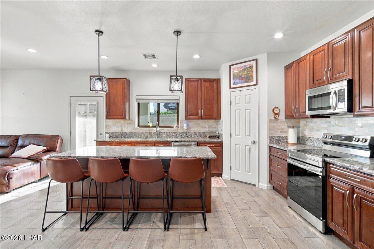 1946 E Corry Ln Property Photo 8