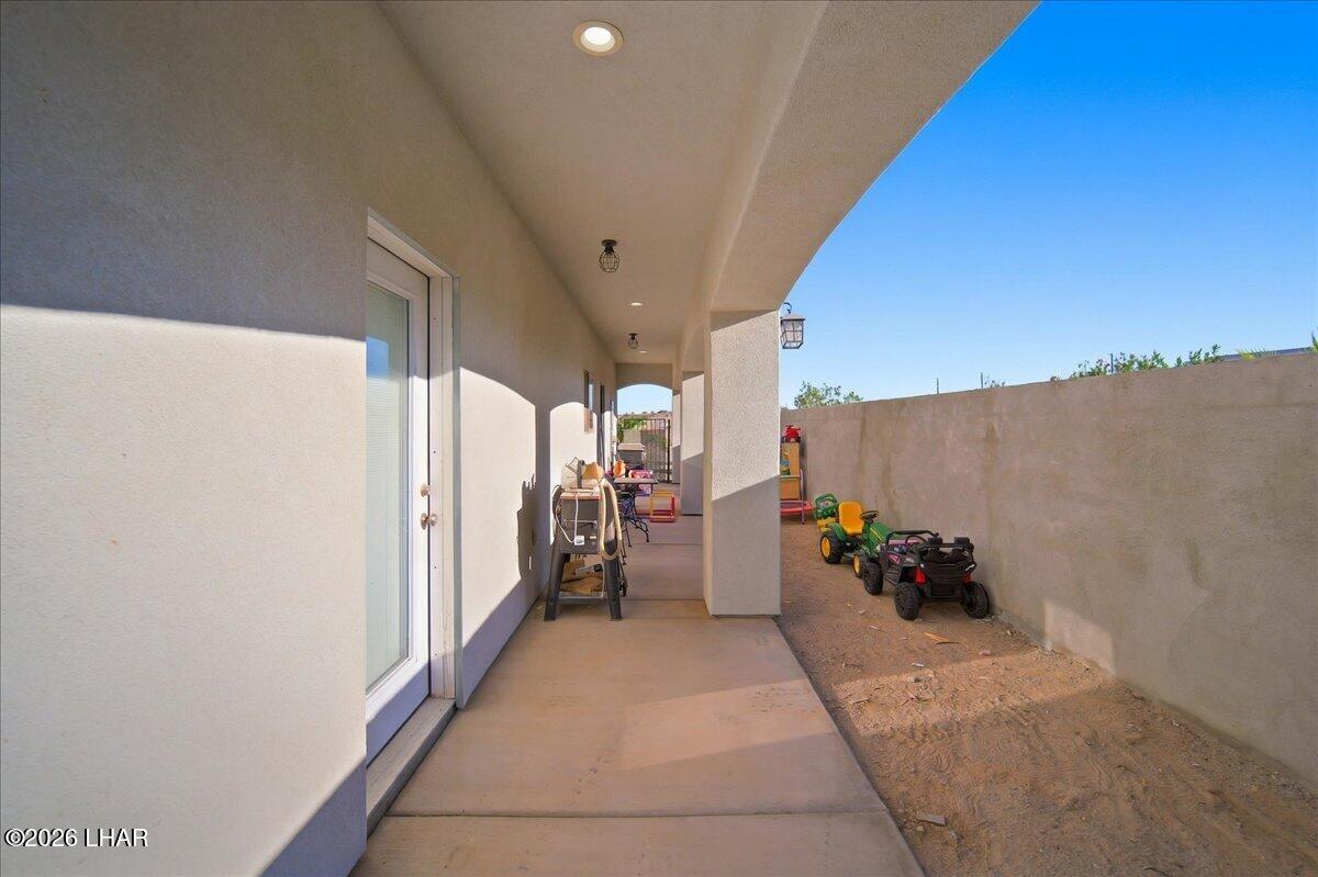 1946 E Corry Ln Property Photo 40
