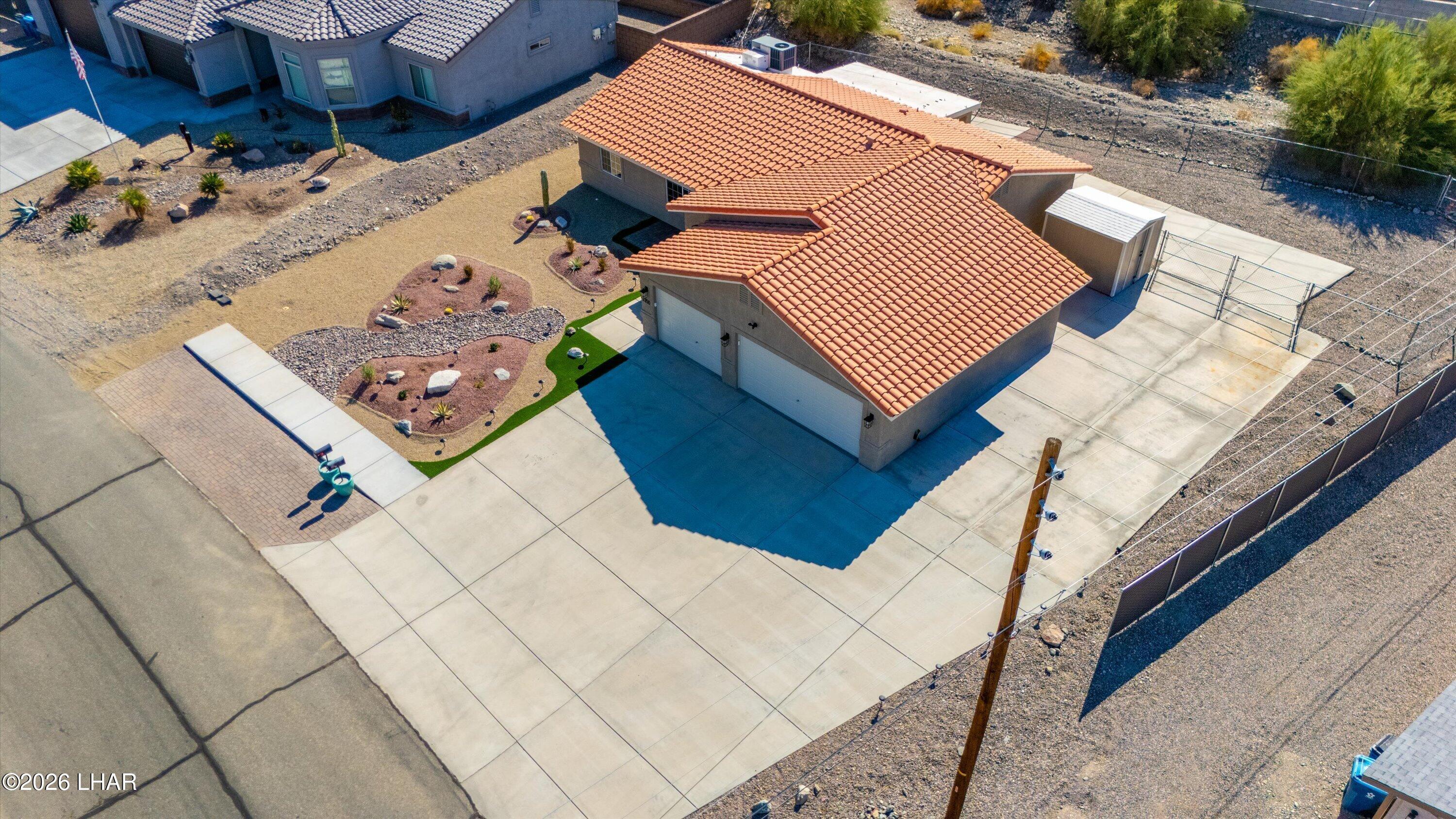 3350 Fountain Palm Dr Property Photo 5