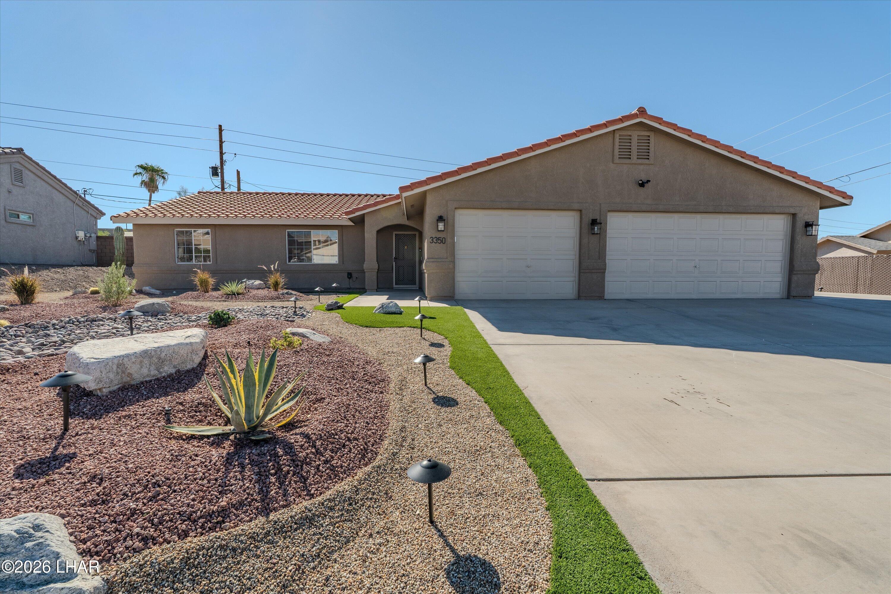3350 Fountain Palm Dr Property Photo 8