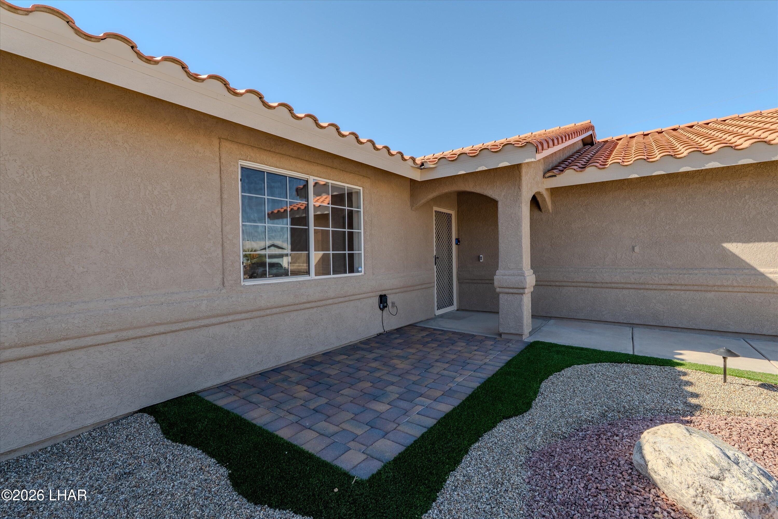 3350 Fountain Palm Dr Property Photo 9
