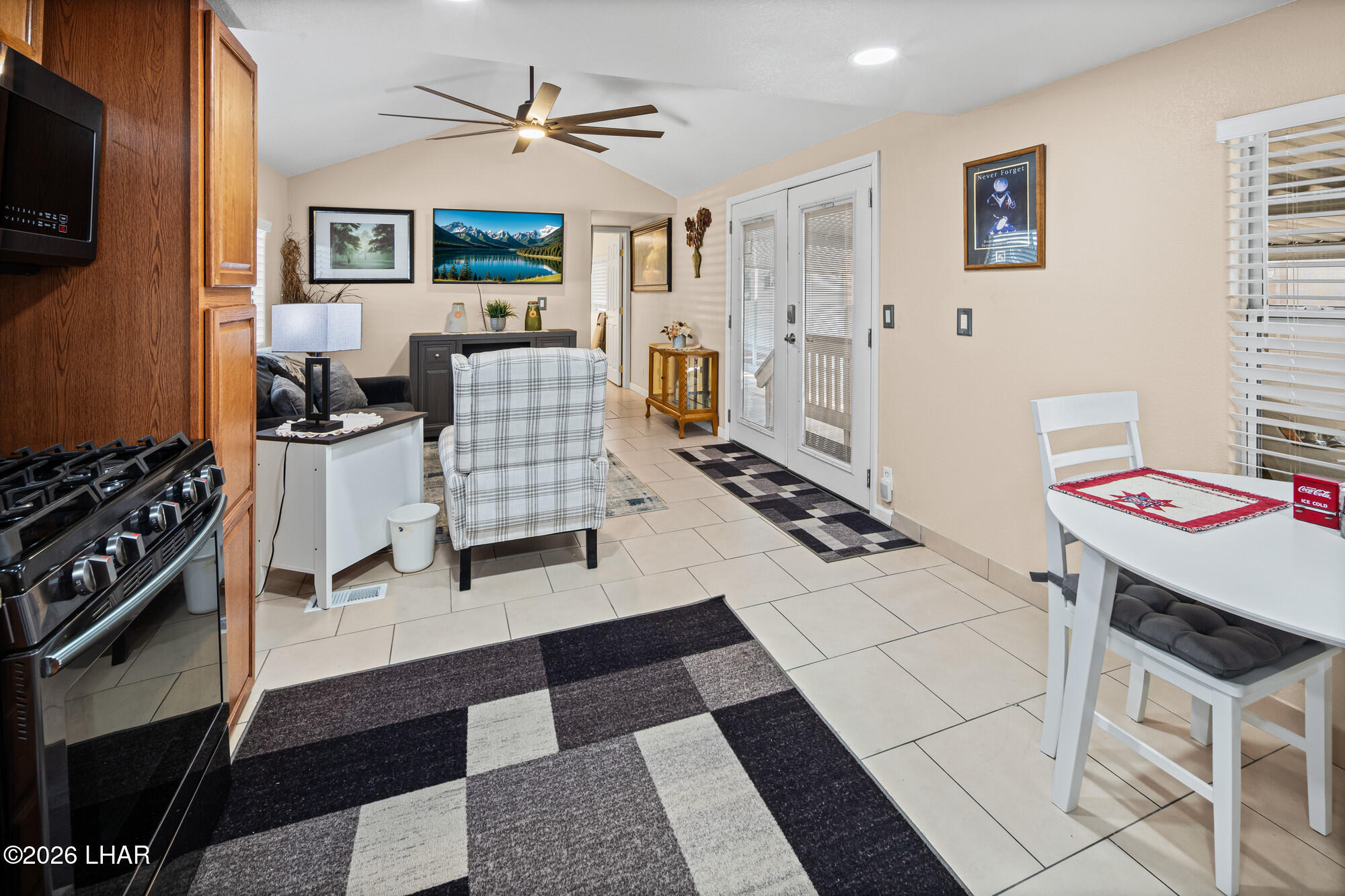 601 Beachcomber Blvd 340 Property Photo 4