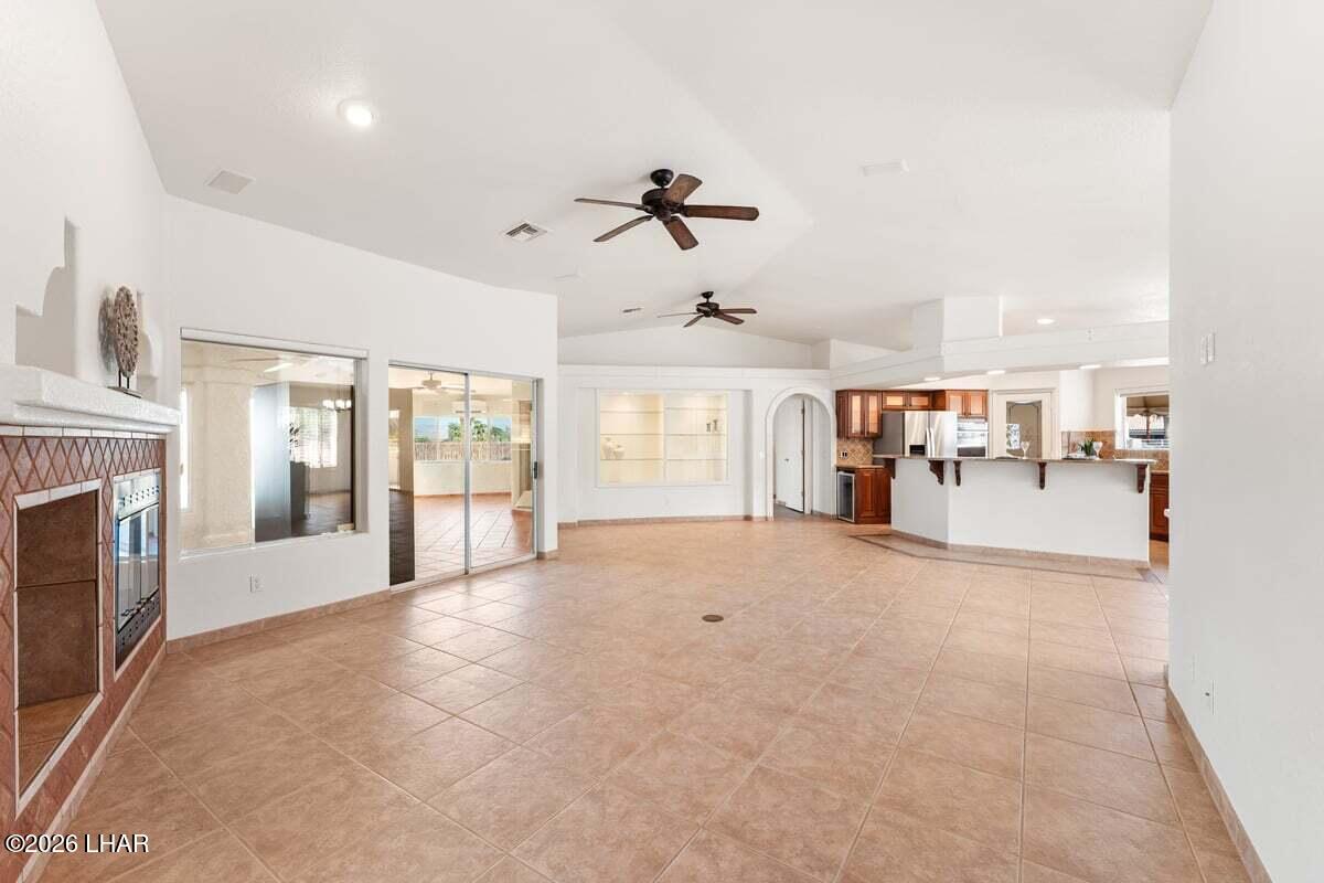 1781 Lockheed Bay Property Photo 4