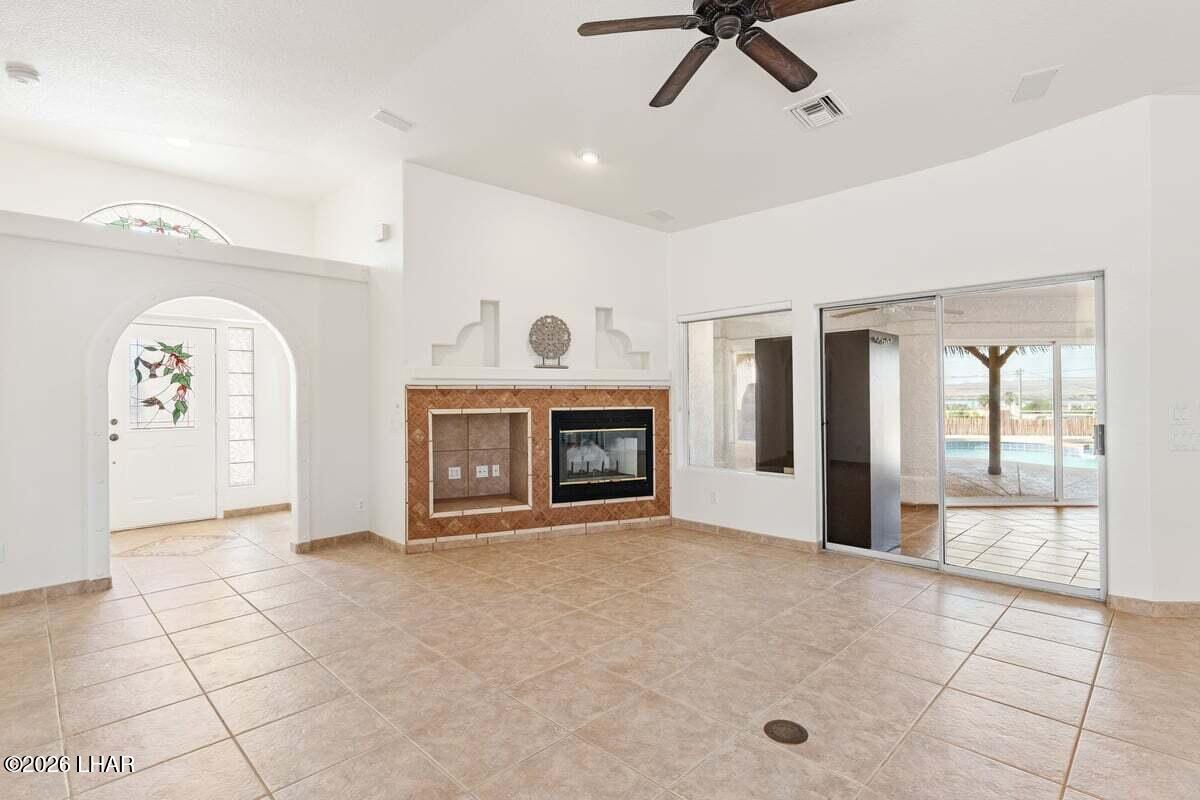 1781 Lockheed Bay Property Photo 5