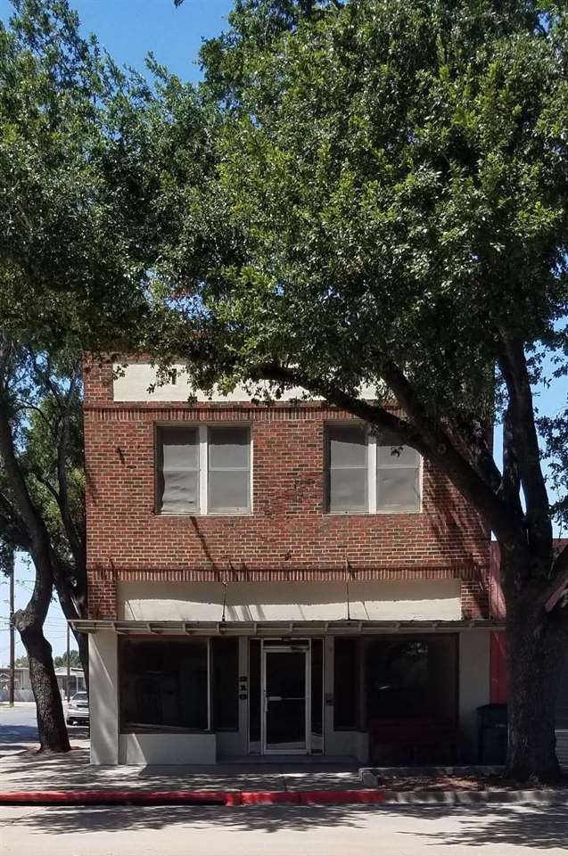 213 E Rice St Property Photo 9