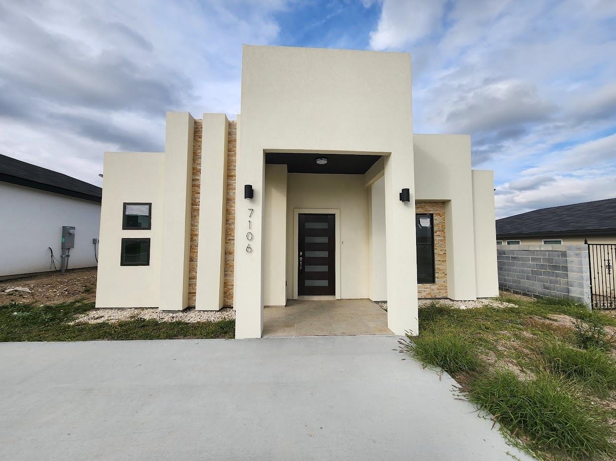 7106 El Meson Dr Property Photo