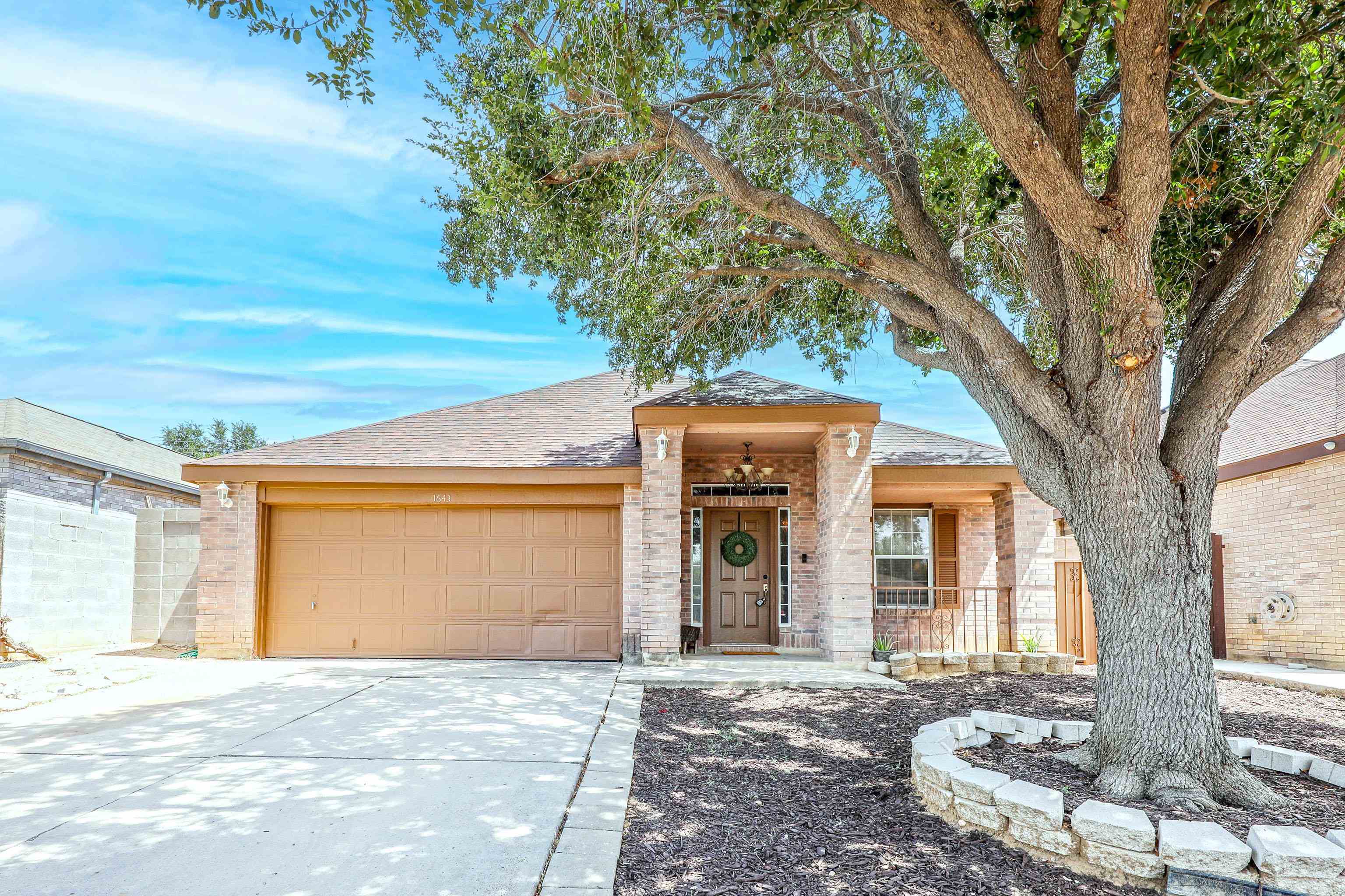 1643 Sweden Ln Property Photo