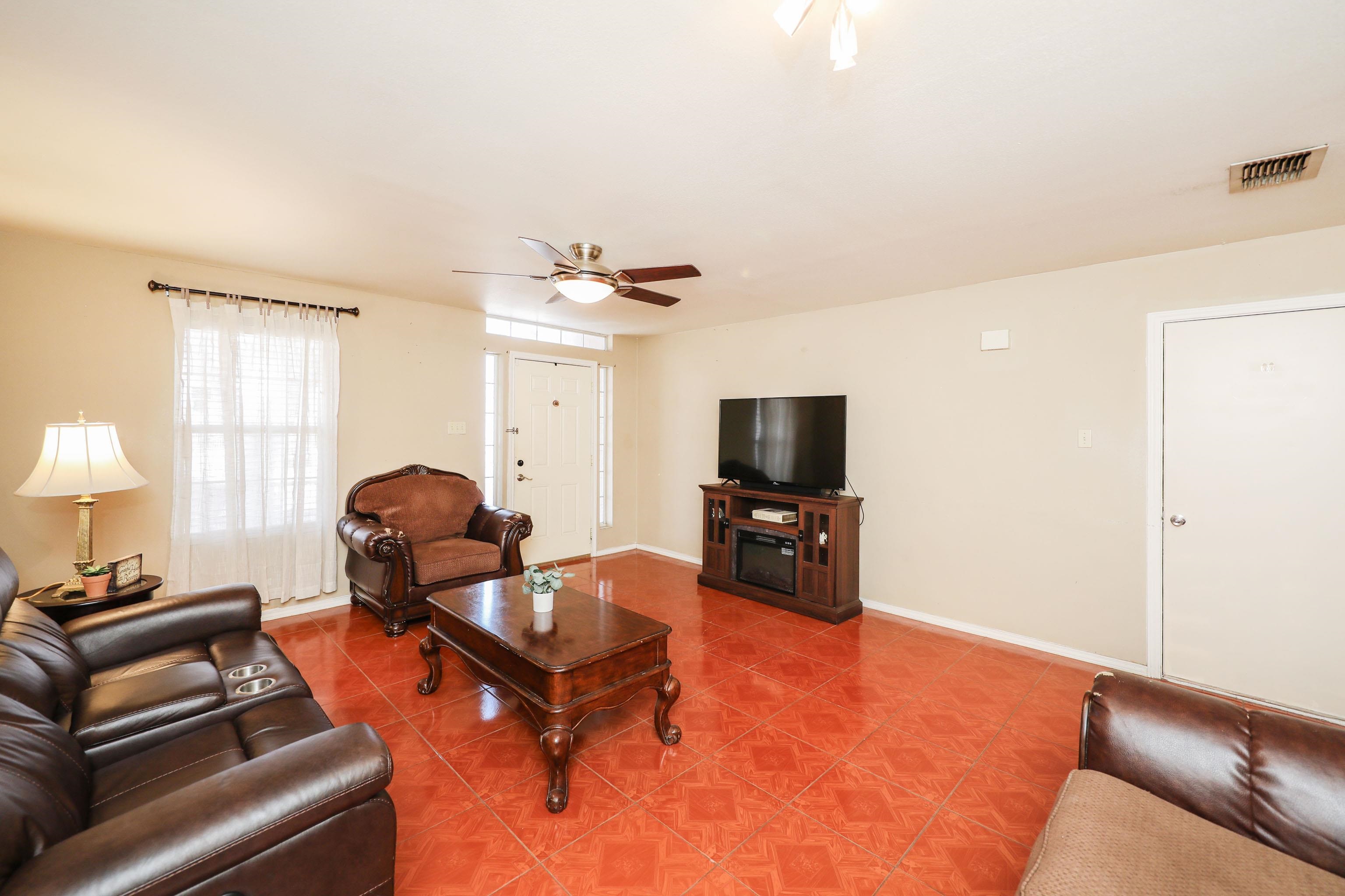 1643 Sweden Ln Property Photo 3