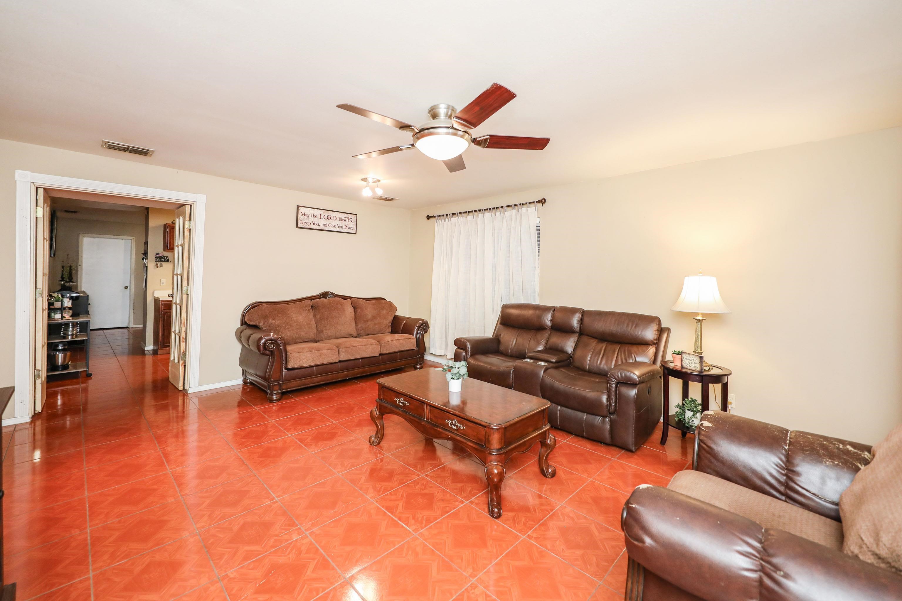 1643 Sweden Ln Property Photo 6