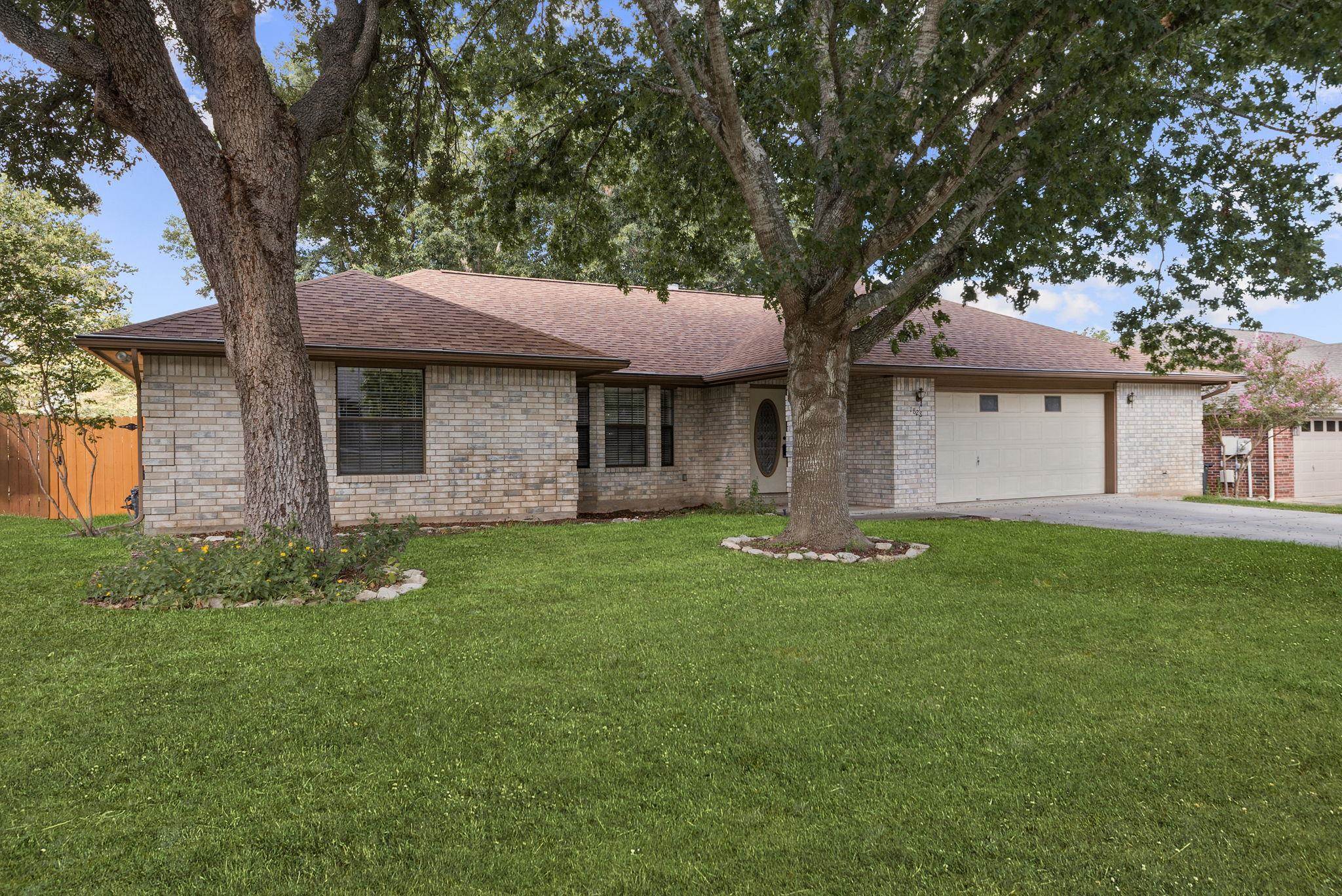 1828 Park Place Property Photo 2