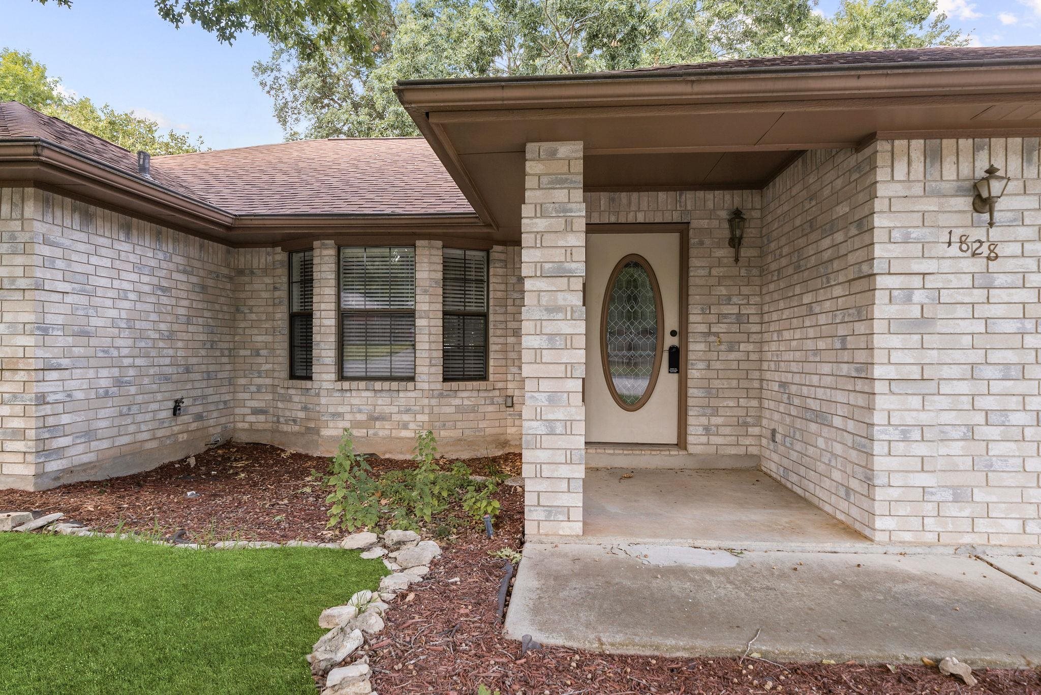 1828 Park Place Property Photo 3