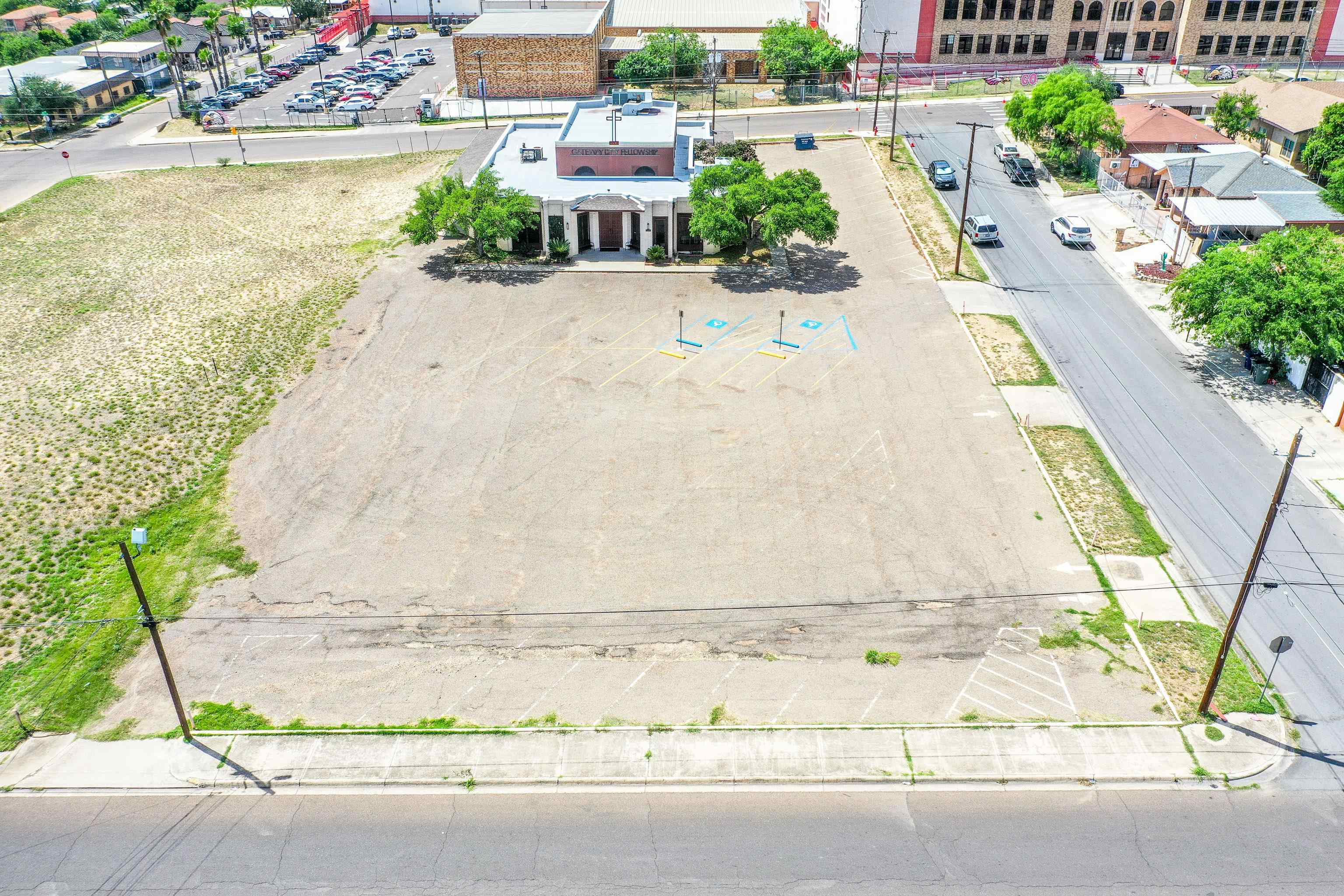 1900 Springfield Ave Property Photo 14