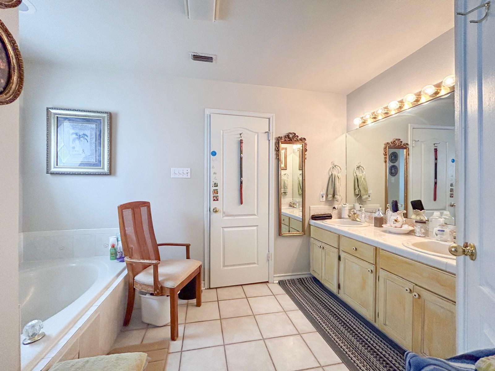 6601 Brixton Ct Property Photo 11