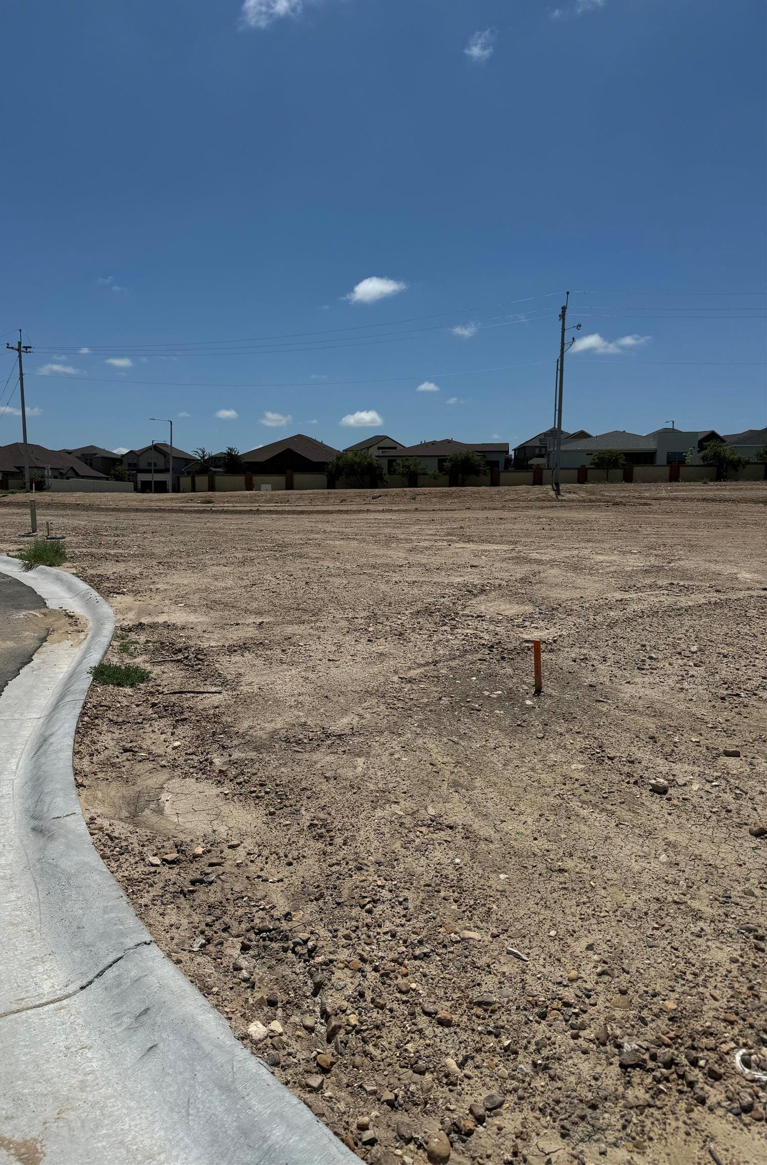 211 Canaria Dr. Property Photo 8