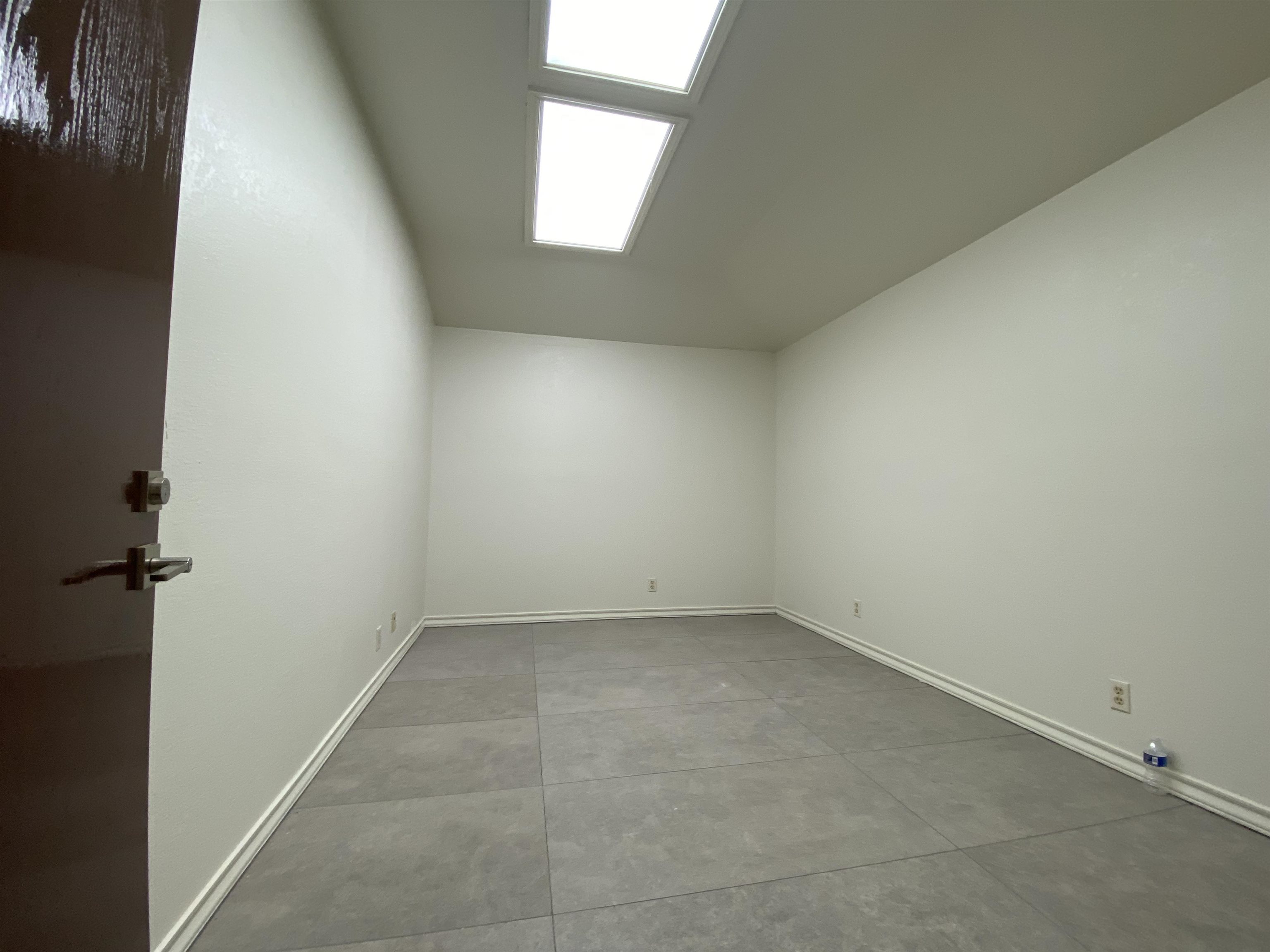 1102 Scott St Property Photo 4