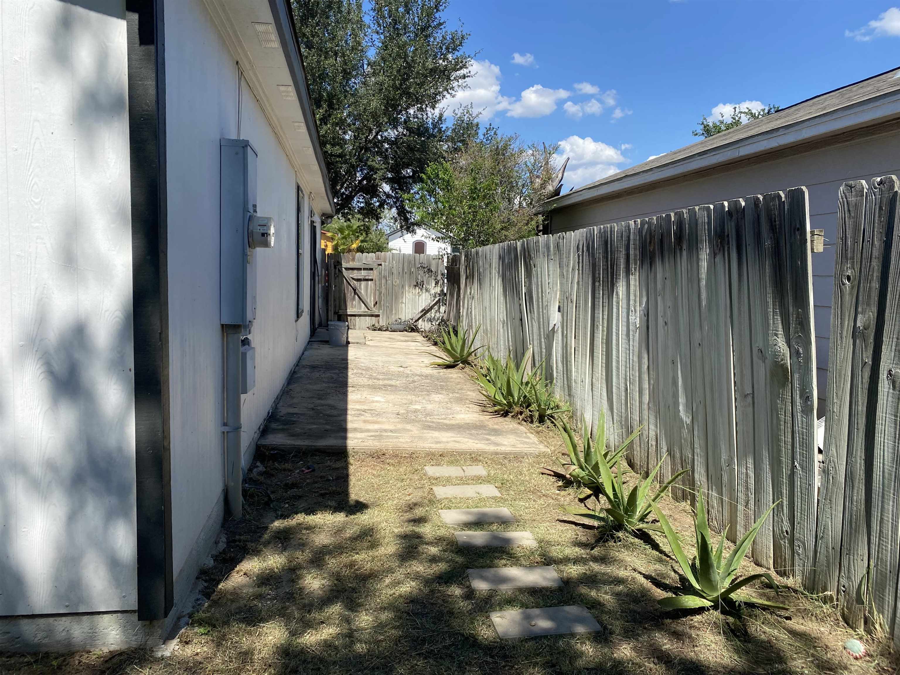 107 Woods Ct Property Photo 11