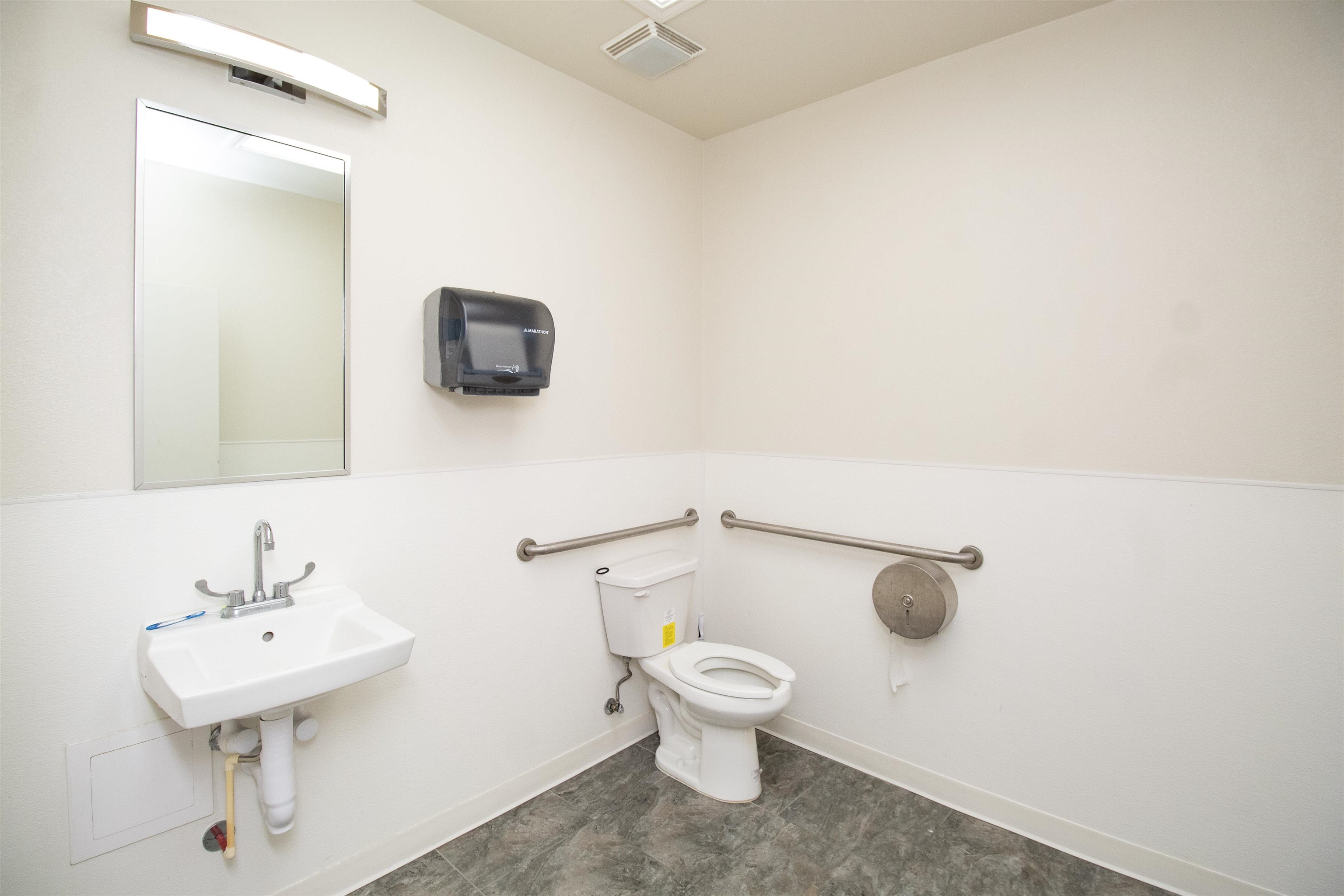 1401 Jacaman Rd Property Photo 9