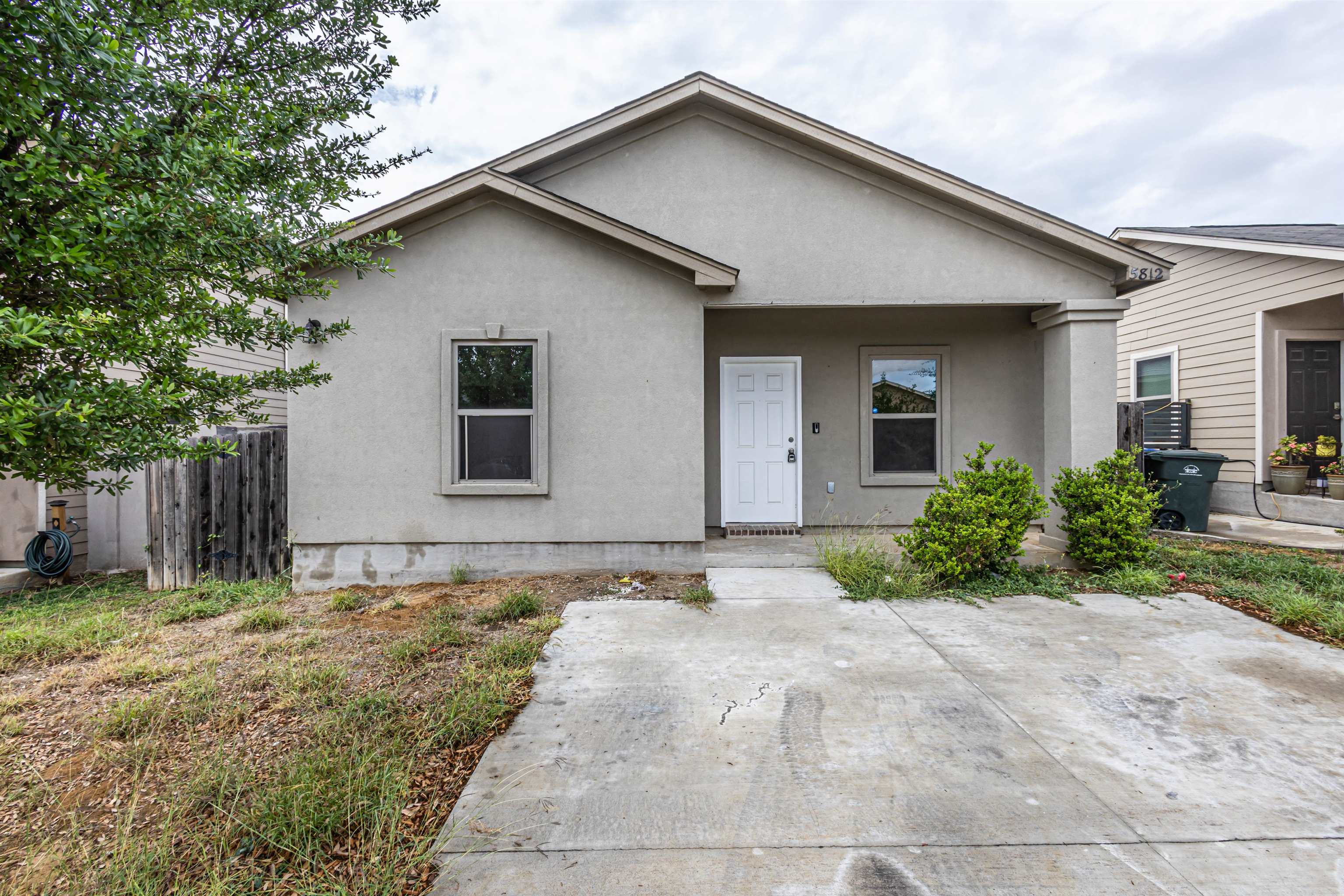 5812 Moses Lp. Property Photo