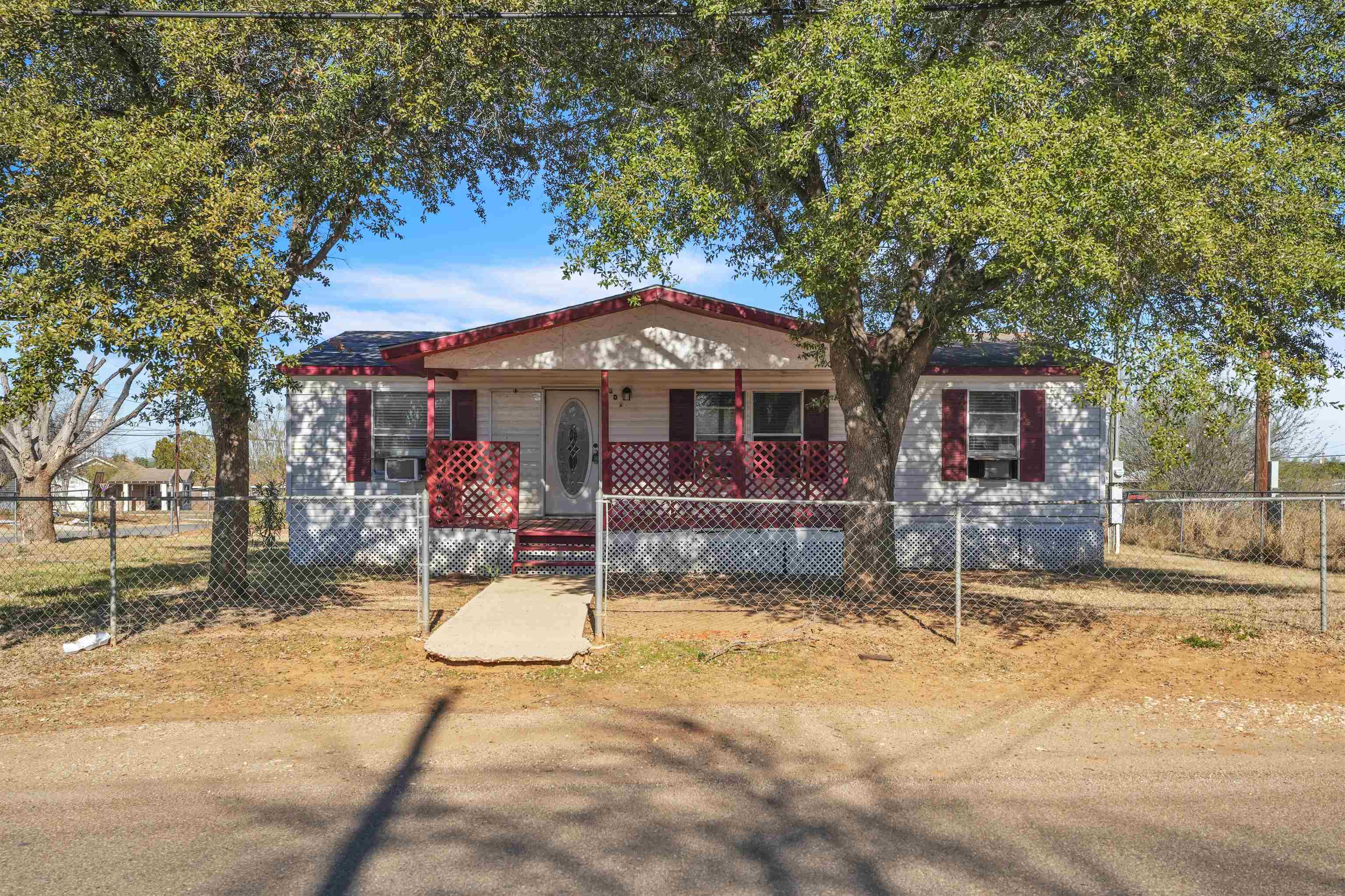 301 Johnston St. Property Photo