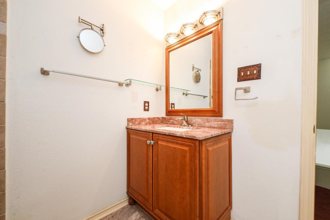 8801 Mcpherson Rd Property Photo 15