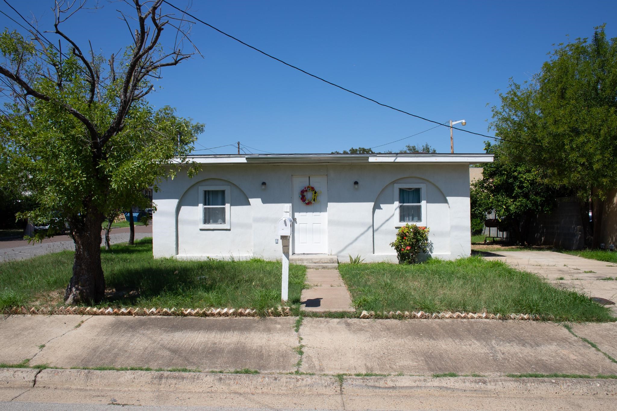 1902 E Price St Property Photo 1