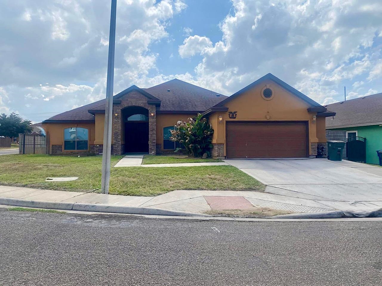 3625 Fuente Ln Property Photo