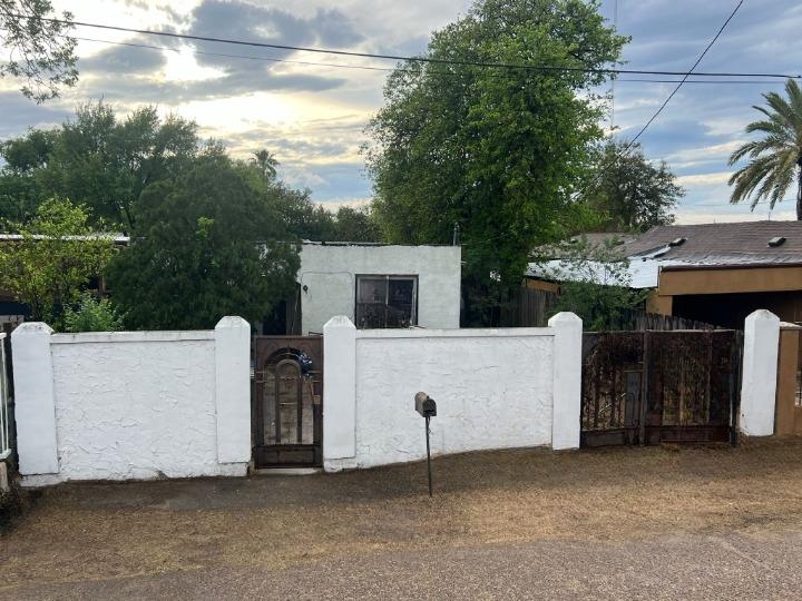 1916 Vidaurri Ave