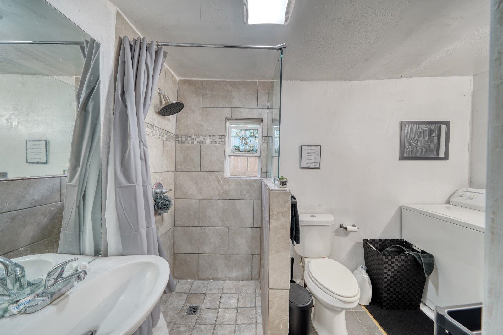 444 Taft Ct Property Photo 4