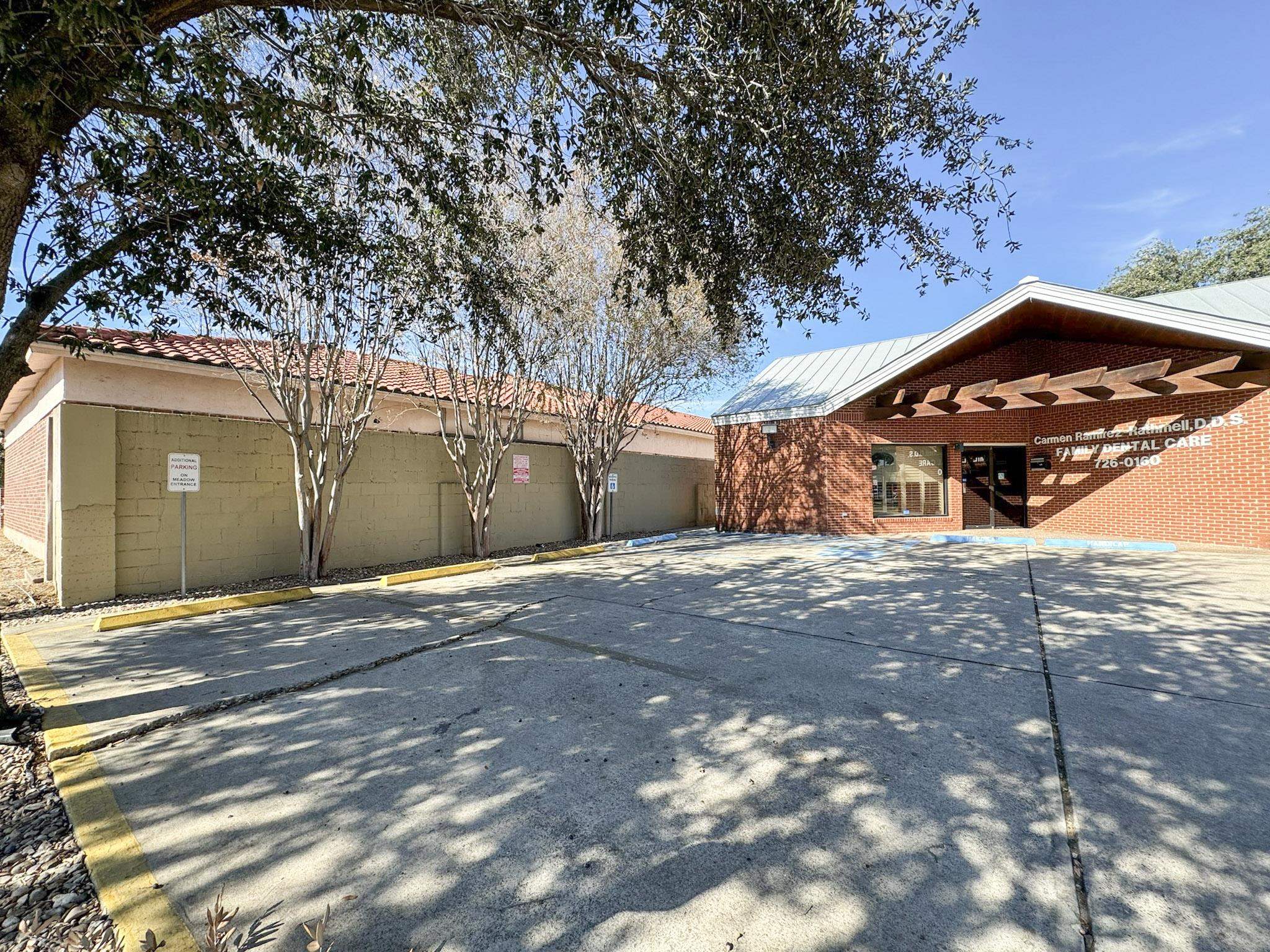 1520 Corpus Christi St Property Photo 2