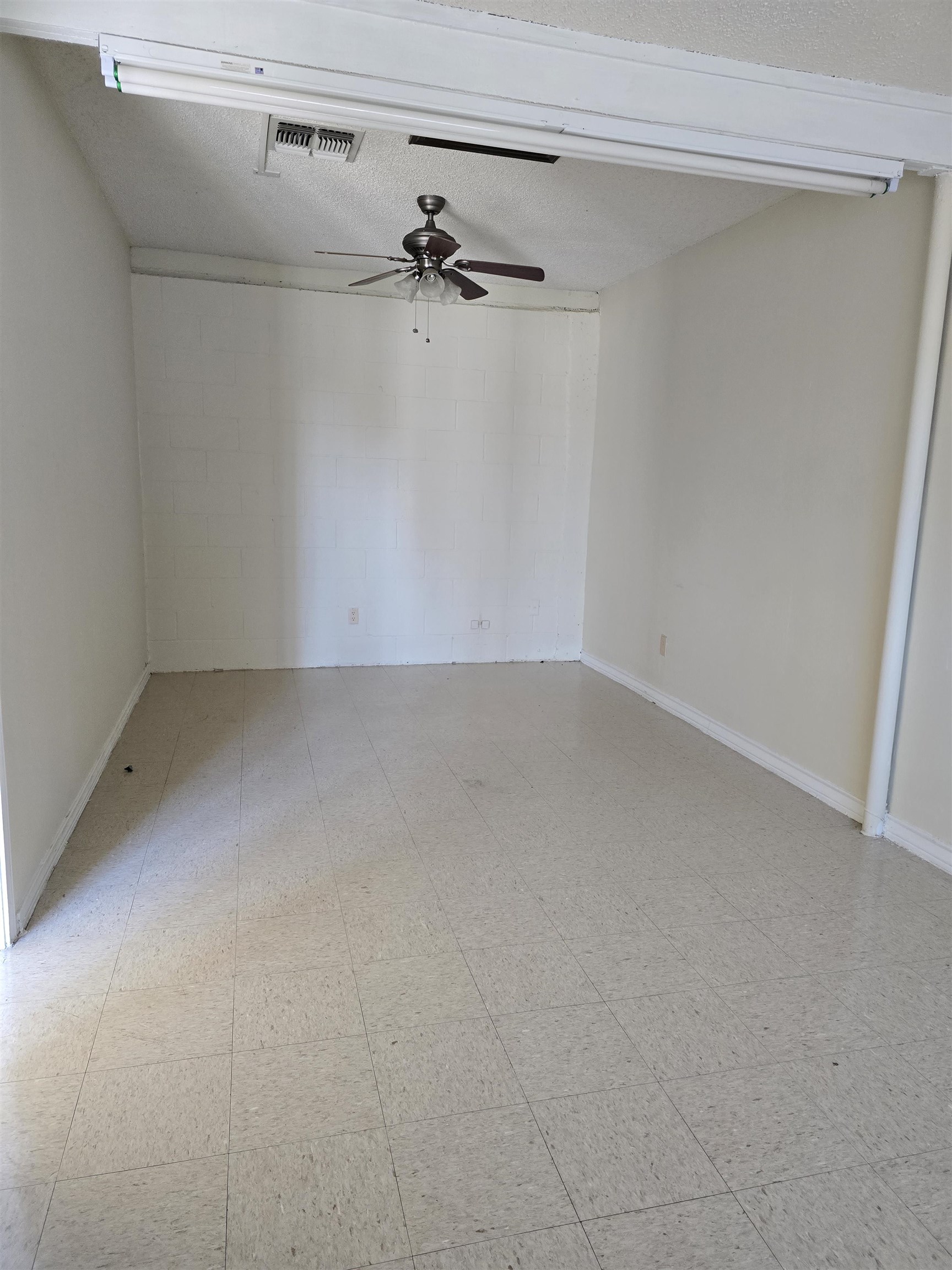 2502 San Bernardo Ave Property Photo 5
