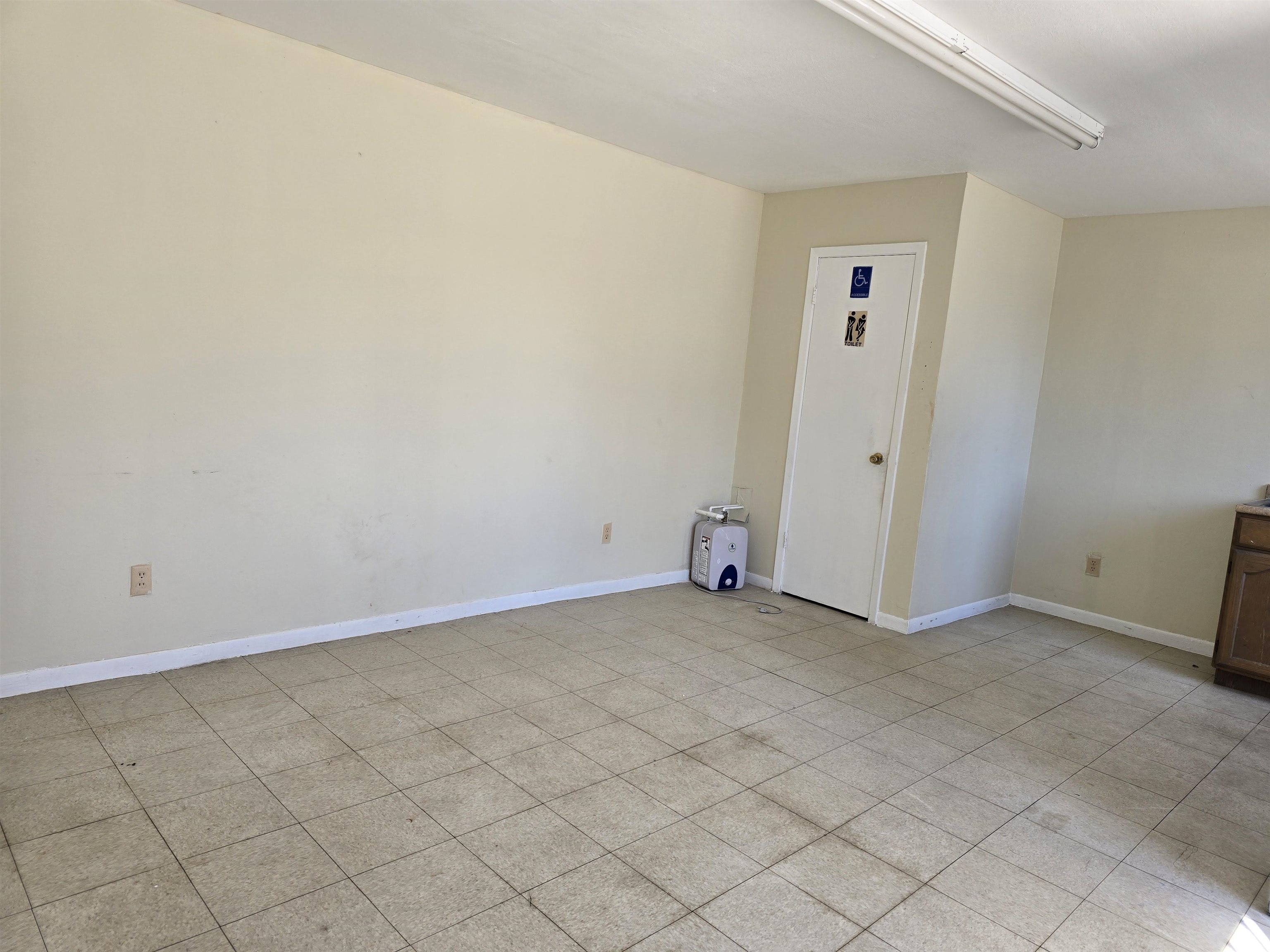2502 San Bernardo Ave Property Photo 6