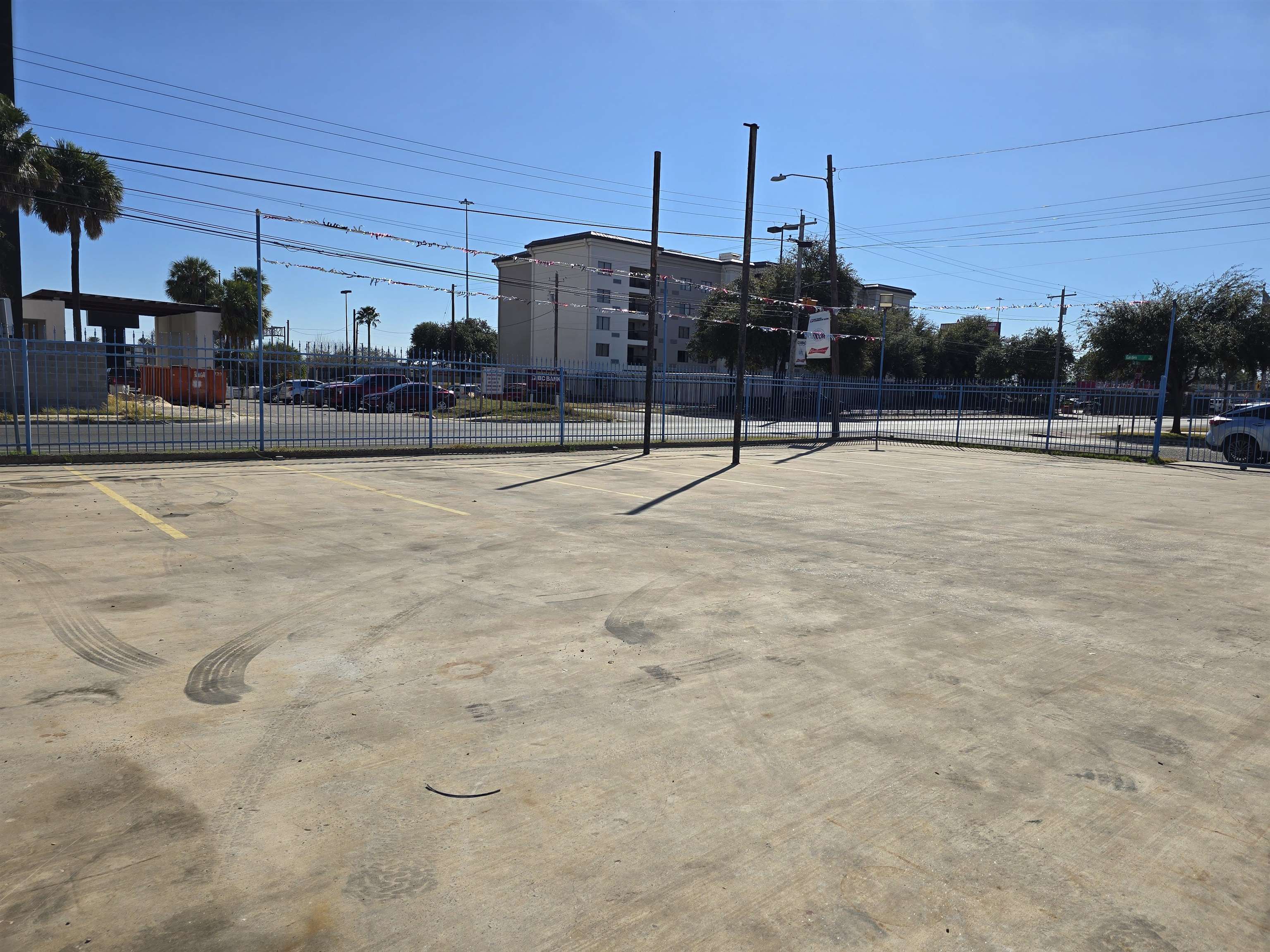 2502 San Bernardo Ave Property Photo 8
