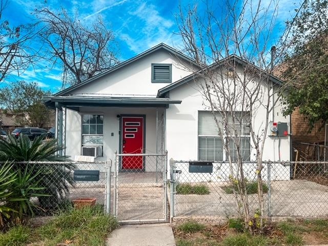414 Houston St Front/rear Property Photo 1