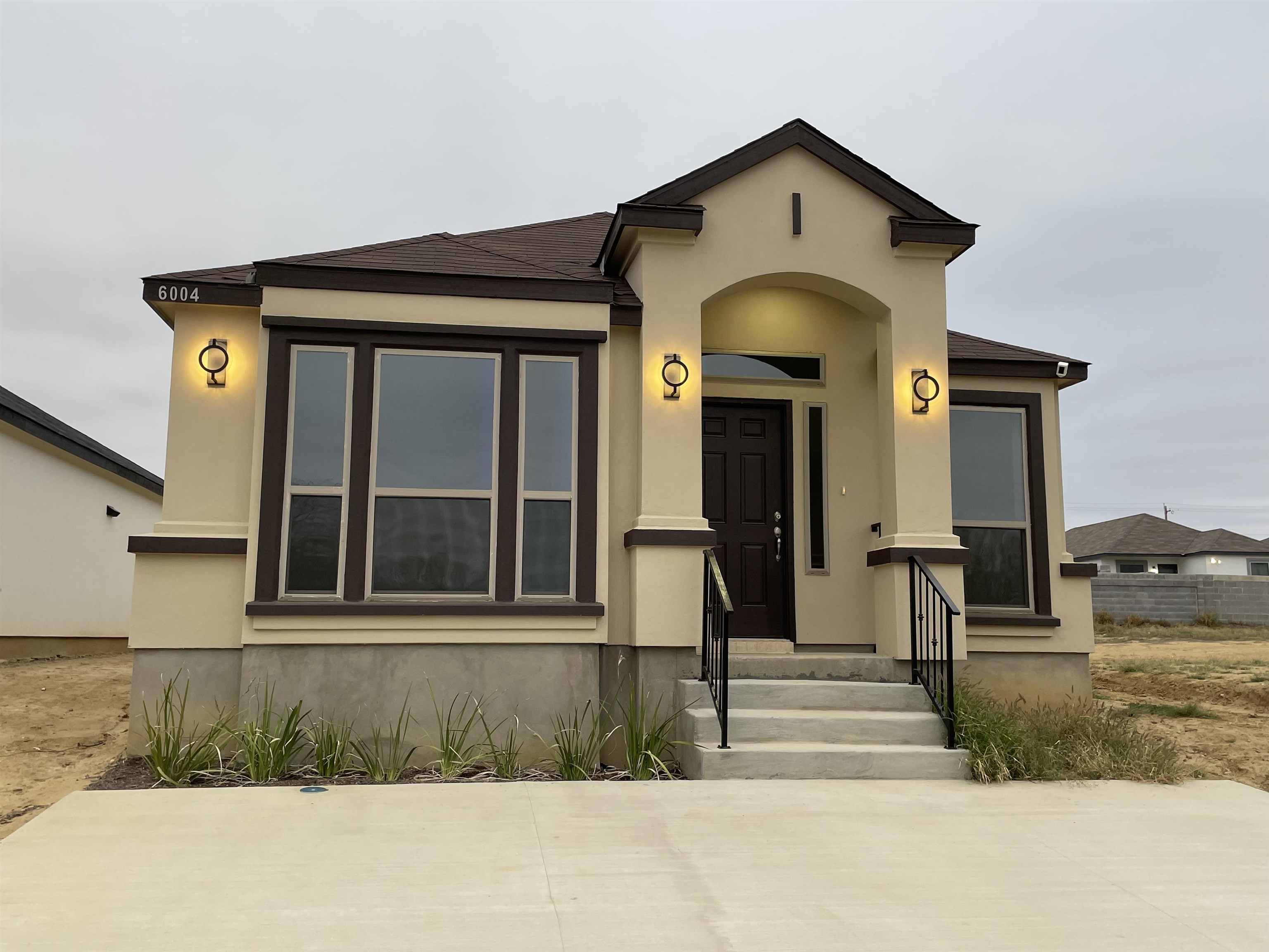 6004 Servando Dr Property Photo